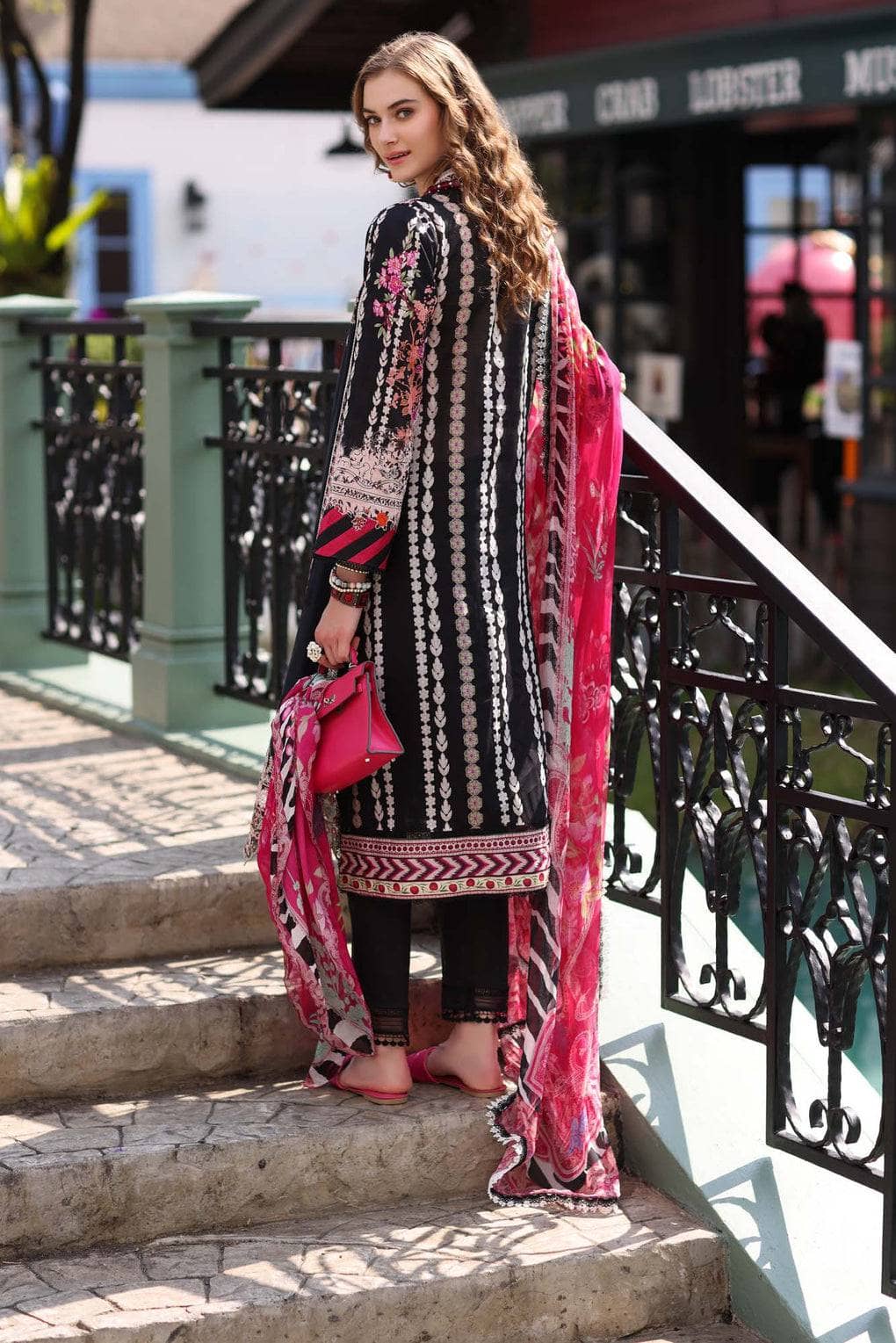 img_saadia_asad_noor_luxe_printkari_awwal_boutique