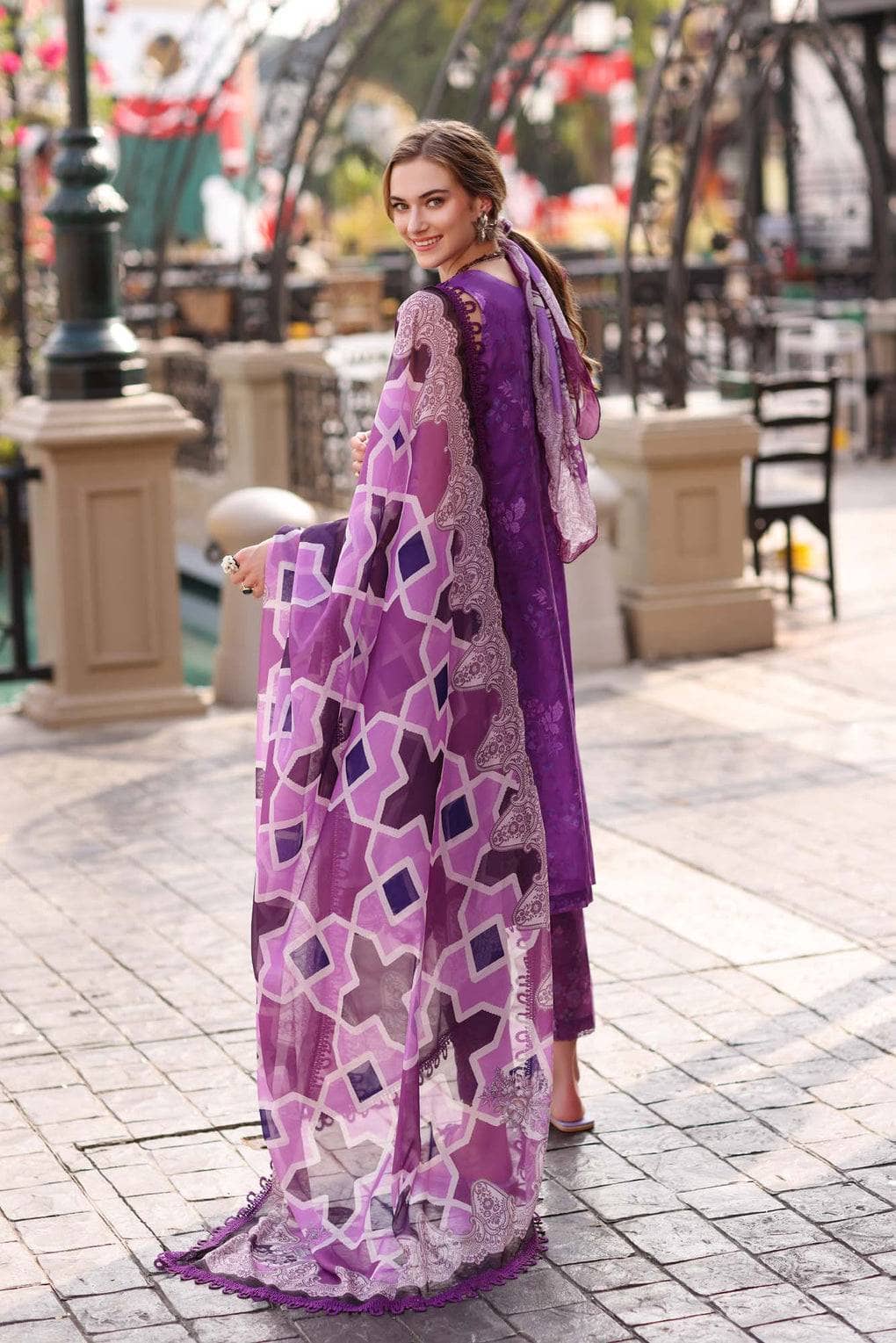 img_saadia_asad_noor_luxe_printkari_awwal_boutique