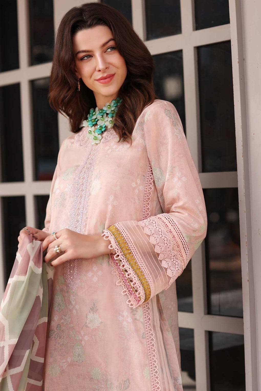 img_saadia_asad_lawn_awwal_boutique