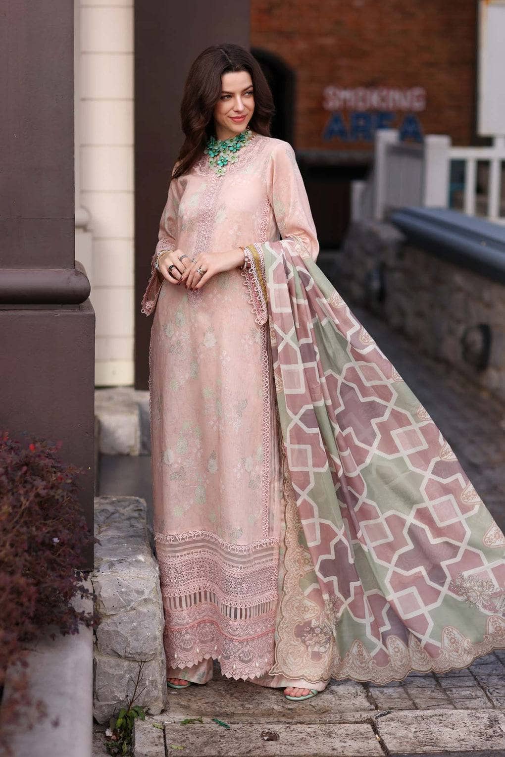 img_saadia_asad_lawn_awwal_boutique
