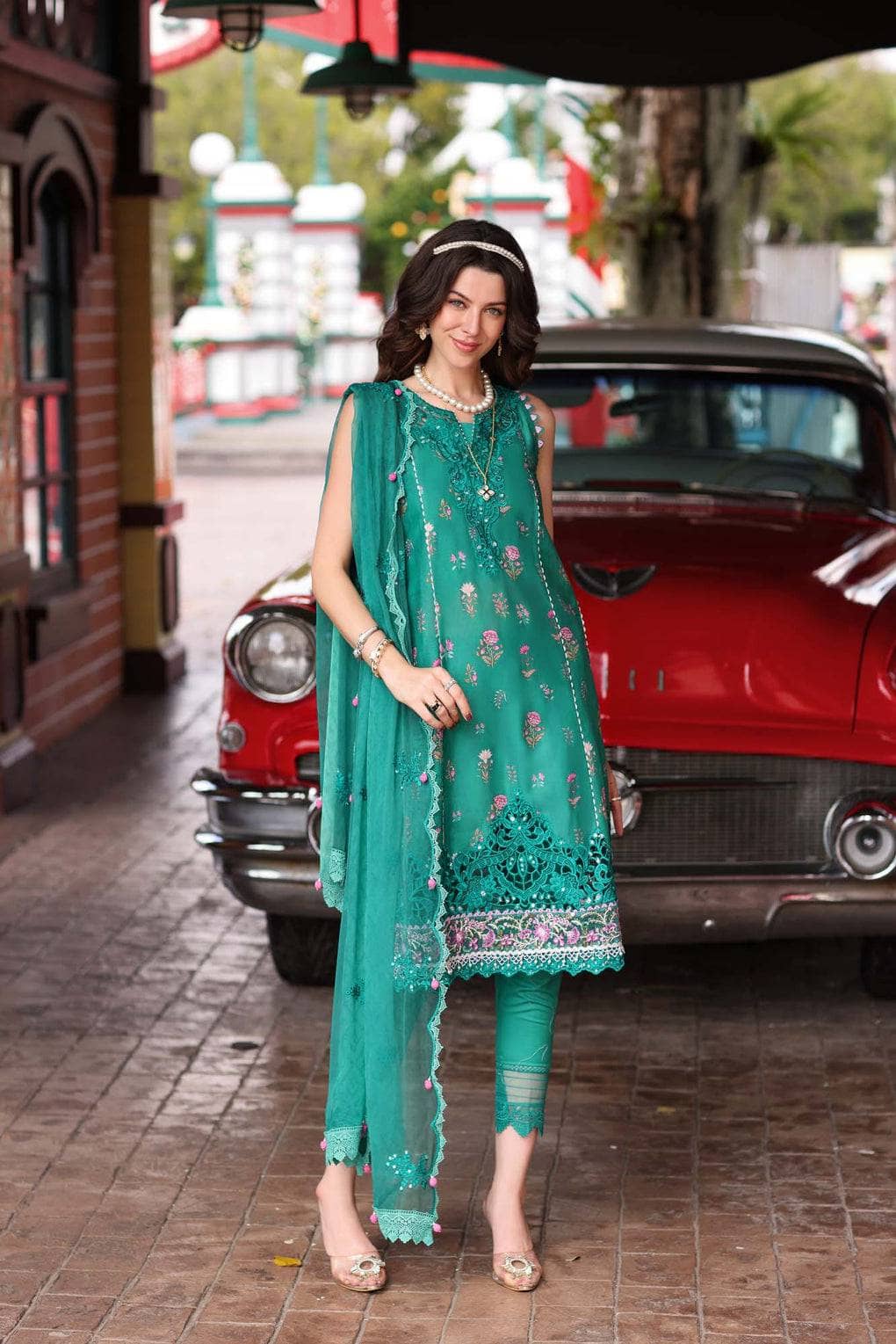img_saadia_asad_noor_luxe_printkari_awwal_boutique