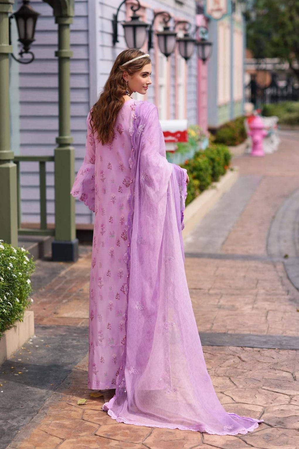 img_saadia_asad_noor_luxe_printkari_awwal_boutique