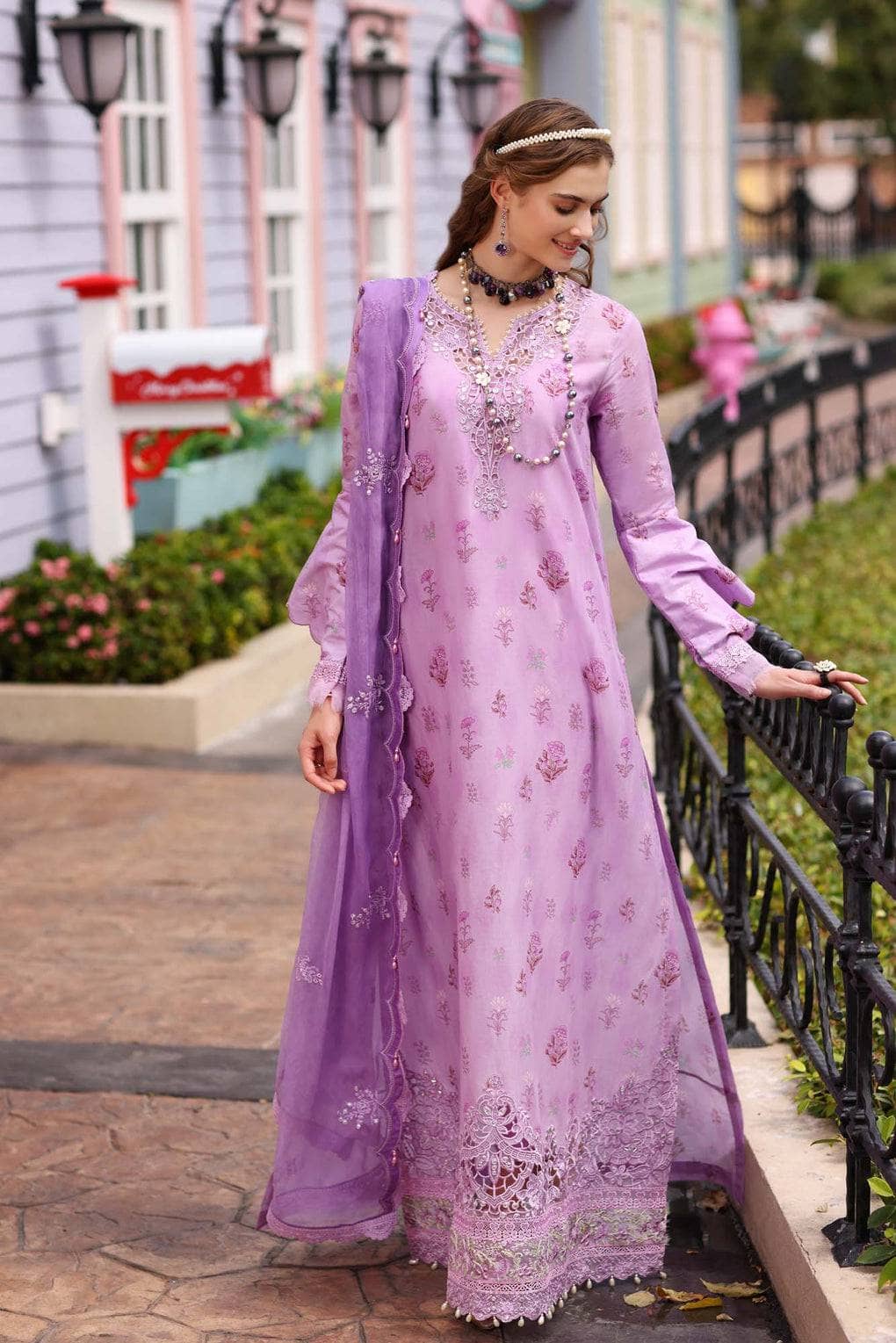 img_saadia_asad_noor_luxe_printkari_awwal_boutique