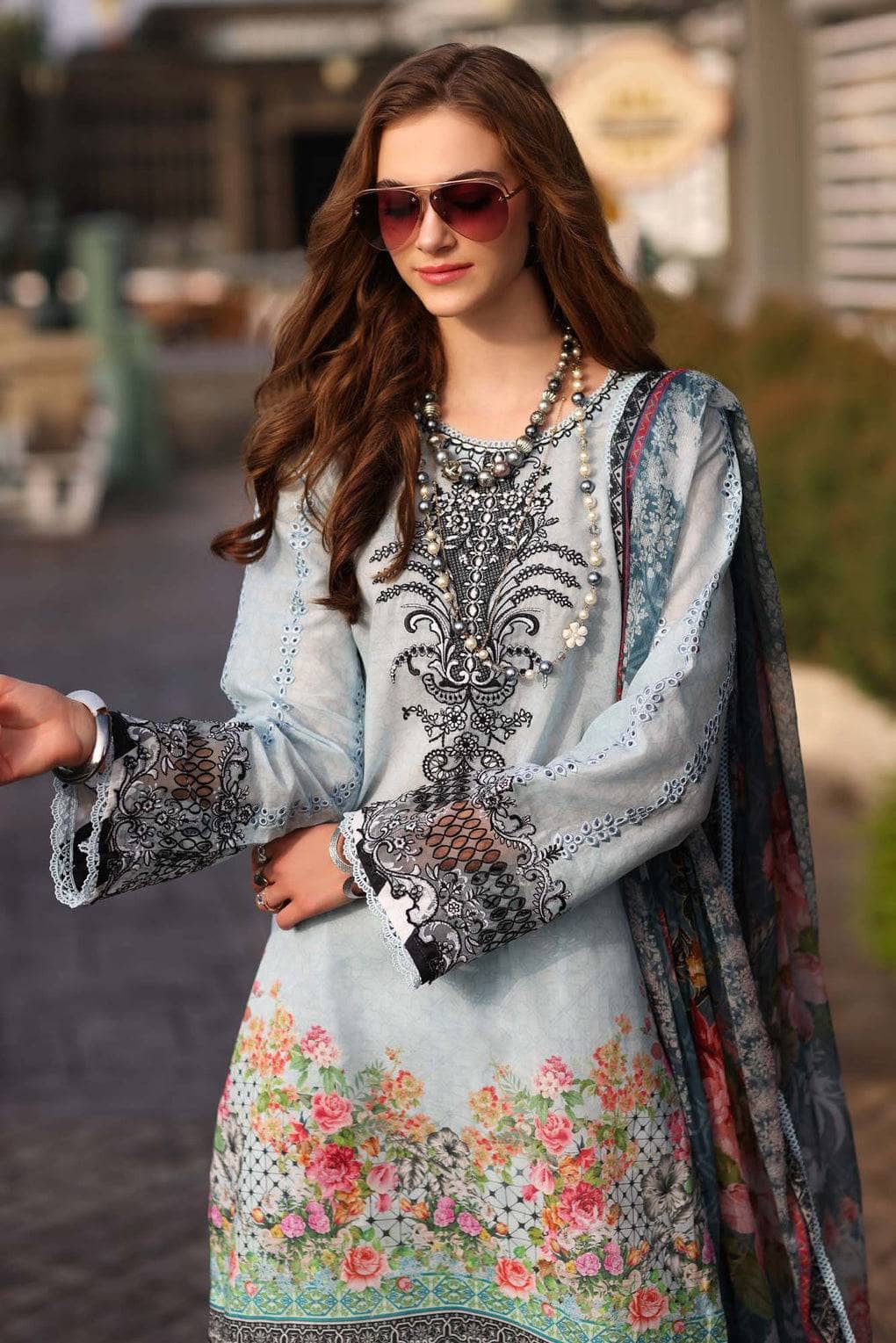 img_saadia_asad_noor_luxe_printkari_awwal_boutique