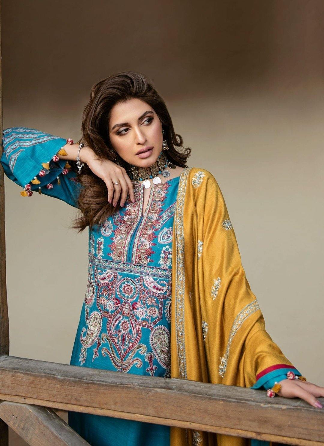 img_saira_rizwan_ittehad_winter_collection_awwal_boutique
