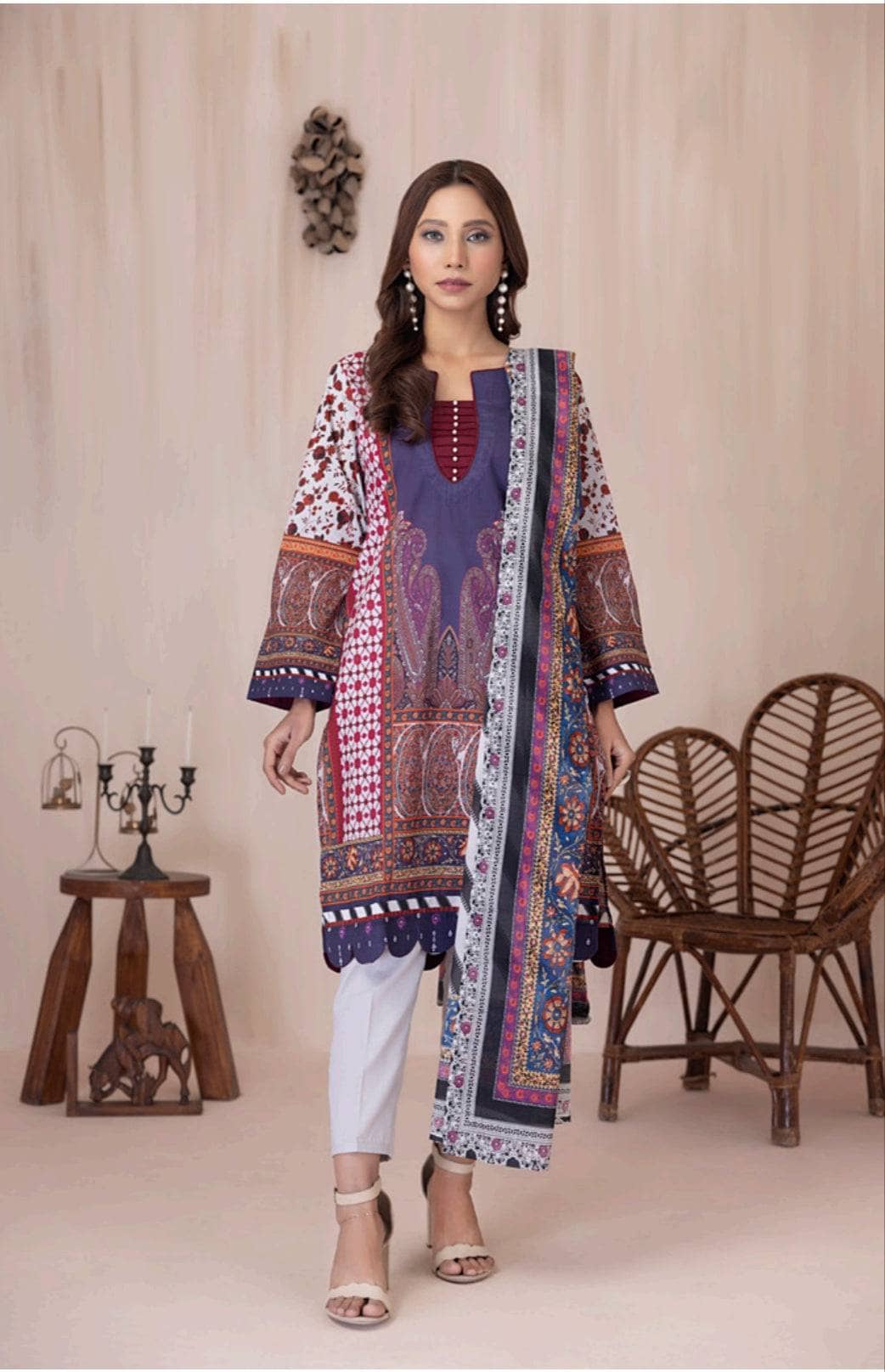 img_salina_printed_lawn_by_regalia_awwal_boutique