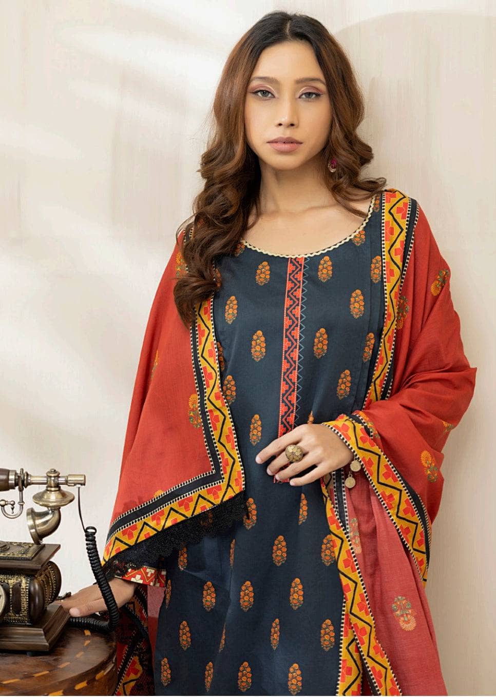img_salina_printed_lawn_by_regalia_awwal_boutique