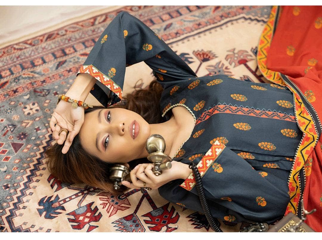 img_salina_printed_lawn_by_regalia_awwal_boutique
