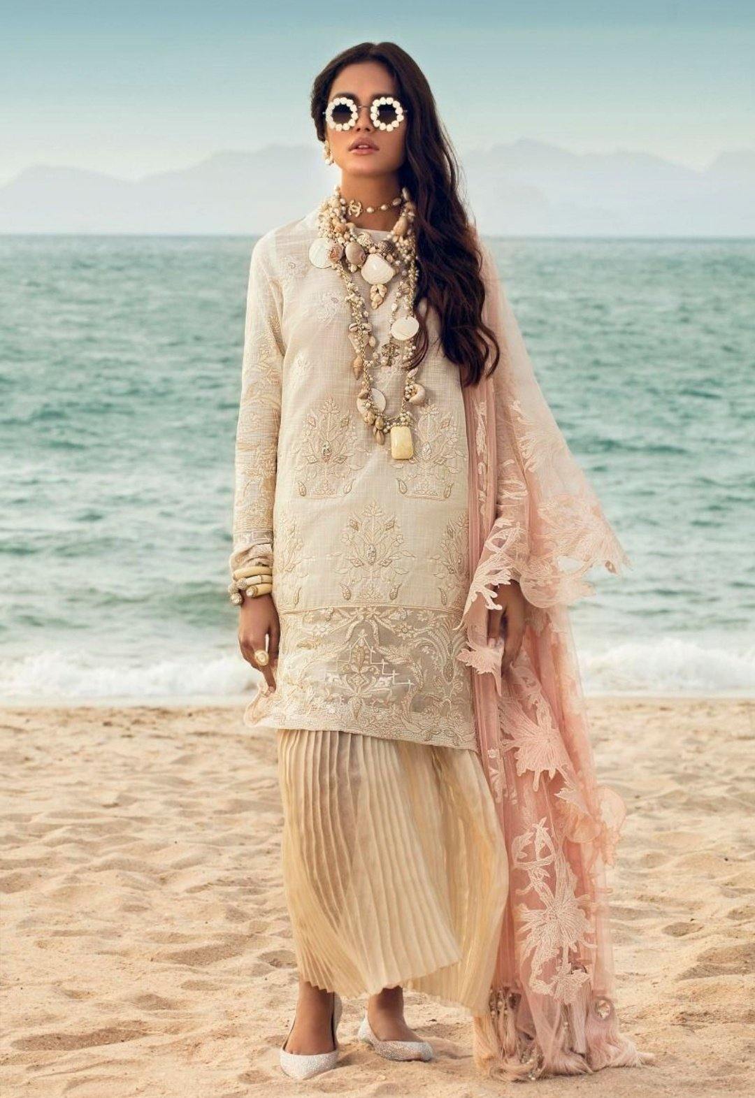 img_sana_safinaz_lawn_collection_2020_awwal_boutique