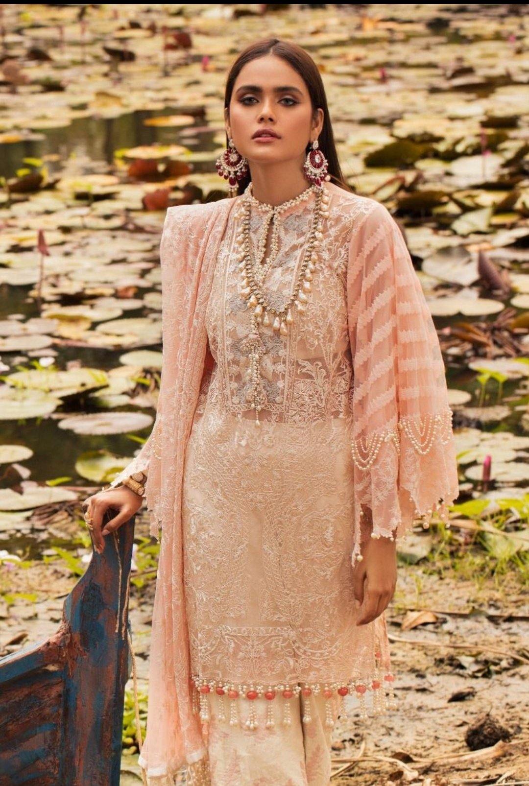 img_sana_safinaz_lawn_collection_2020_awwal_boutique
