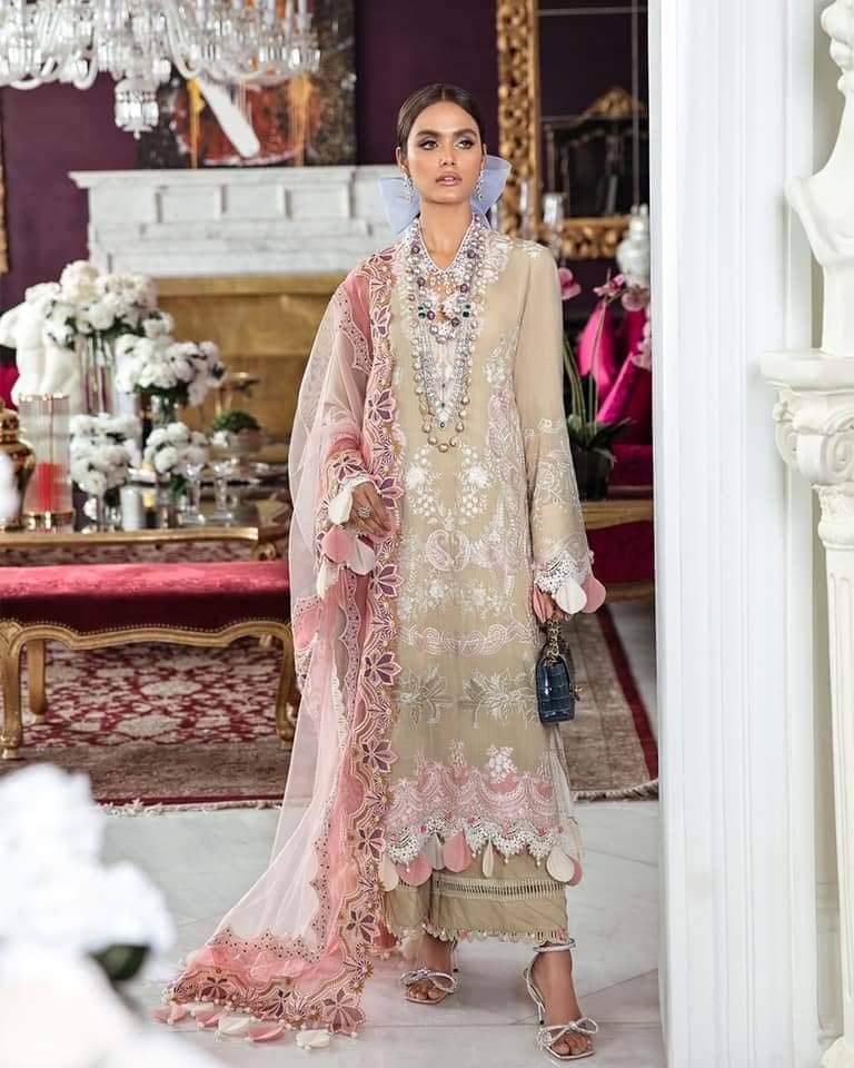 img_sana_safinaz_lawn_2021_awwal_boutique