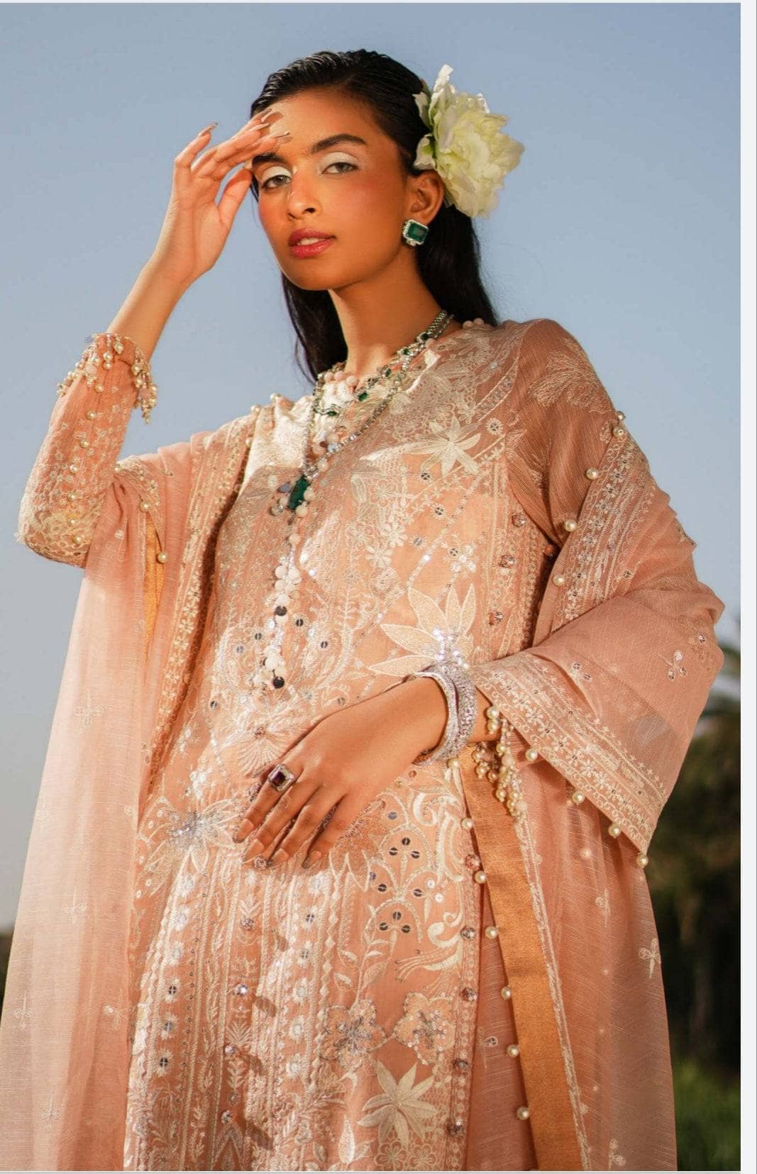 img_sana_safinaz_luxury_lawn_23_awwal_boutique_awwal_boutique