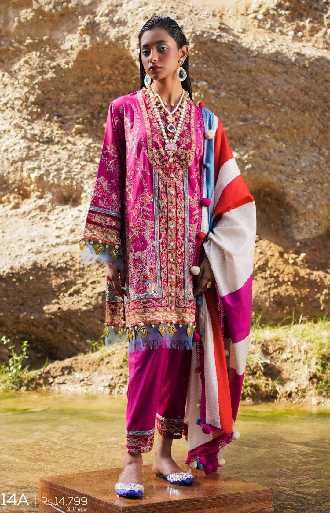 img_sana_safinaz_luxury_lawn_23_awwal_boutique_awwal_boutique