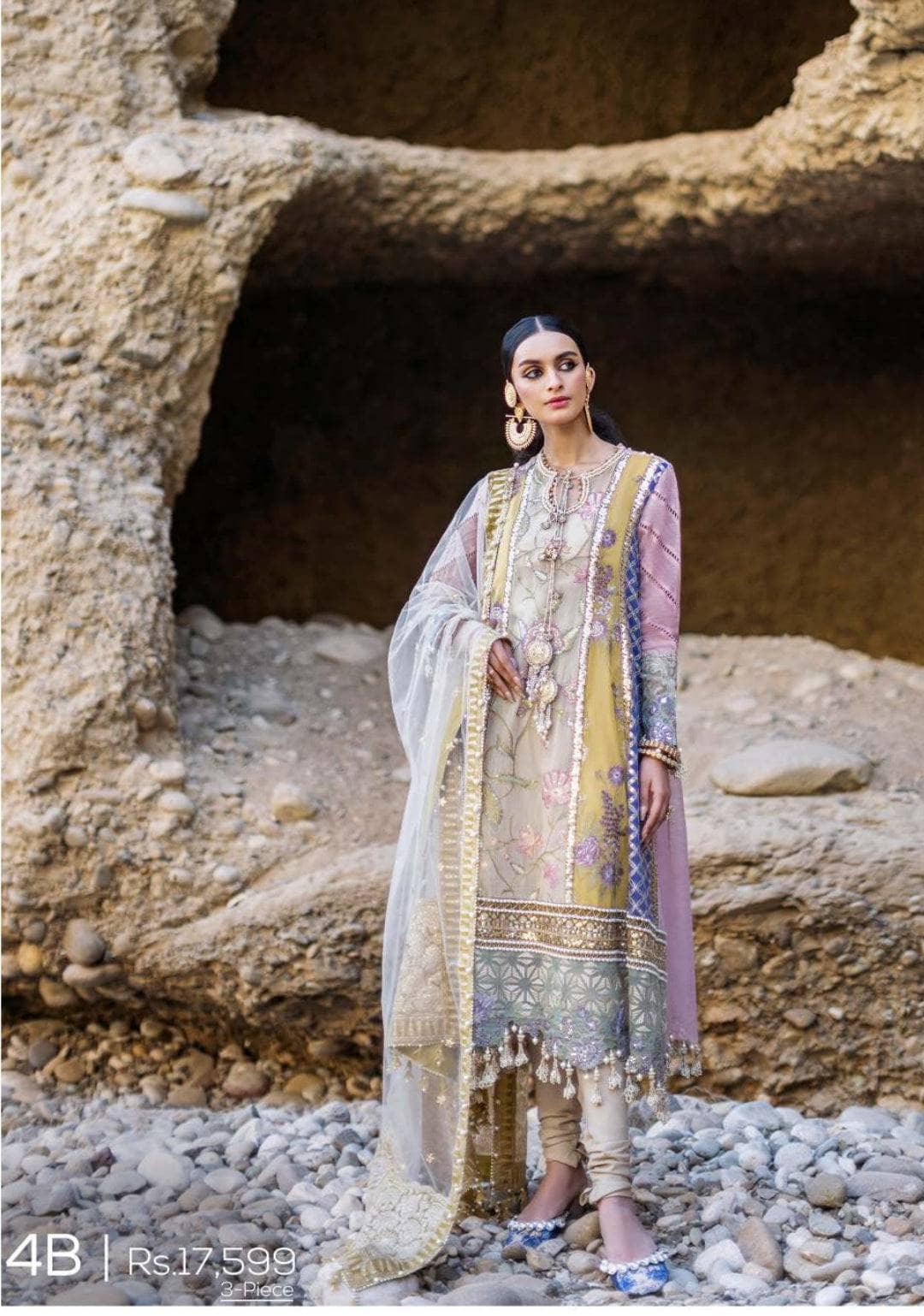 img_sana_safinaz_luxury_lawn_23_awwal_boutique_awwal_boutique
