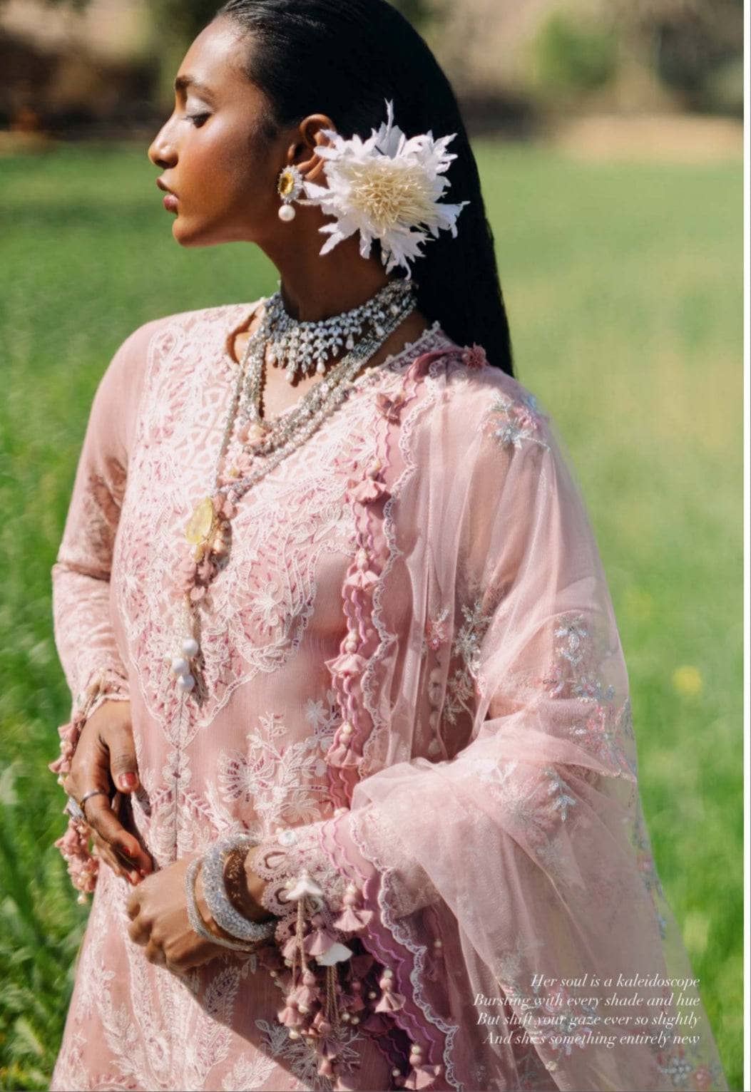 img_sana_safinaz_luxury_lawn_23_awwal_boutique_awwal_boutique