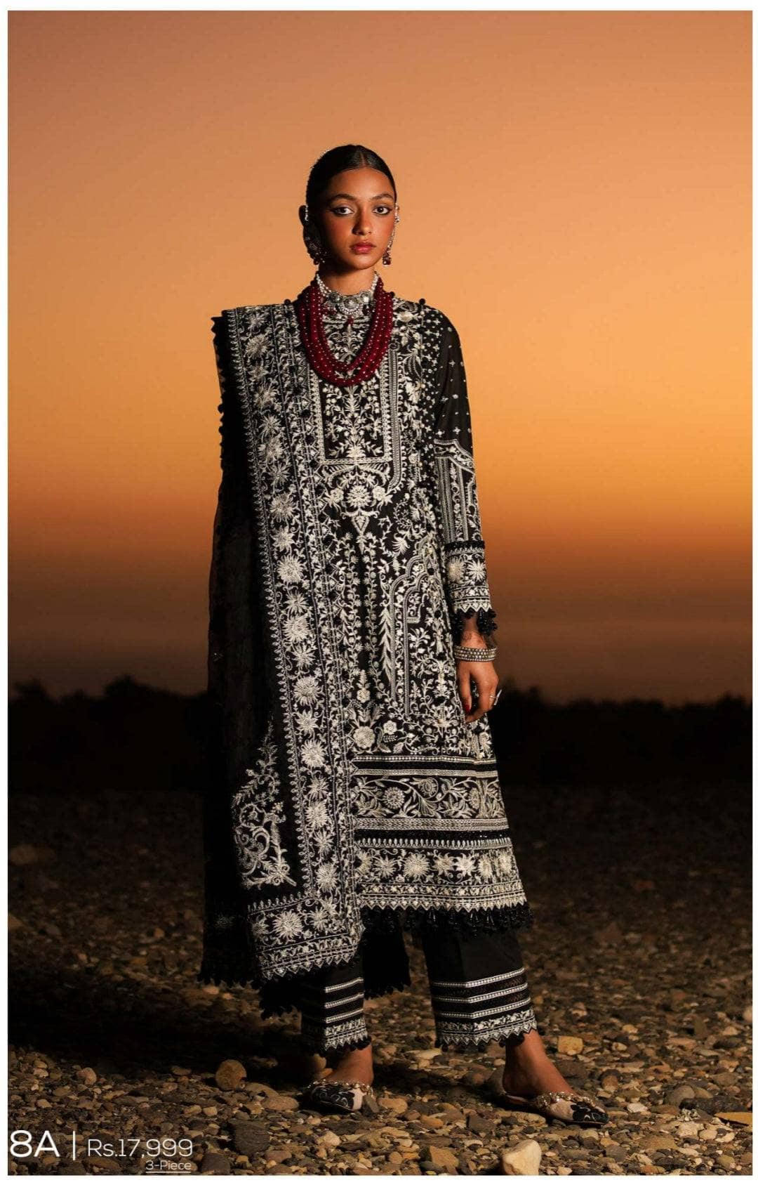 img_sana_safinaz_luxury_lawn_23_awwal_boutique_awwal_boutique