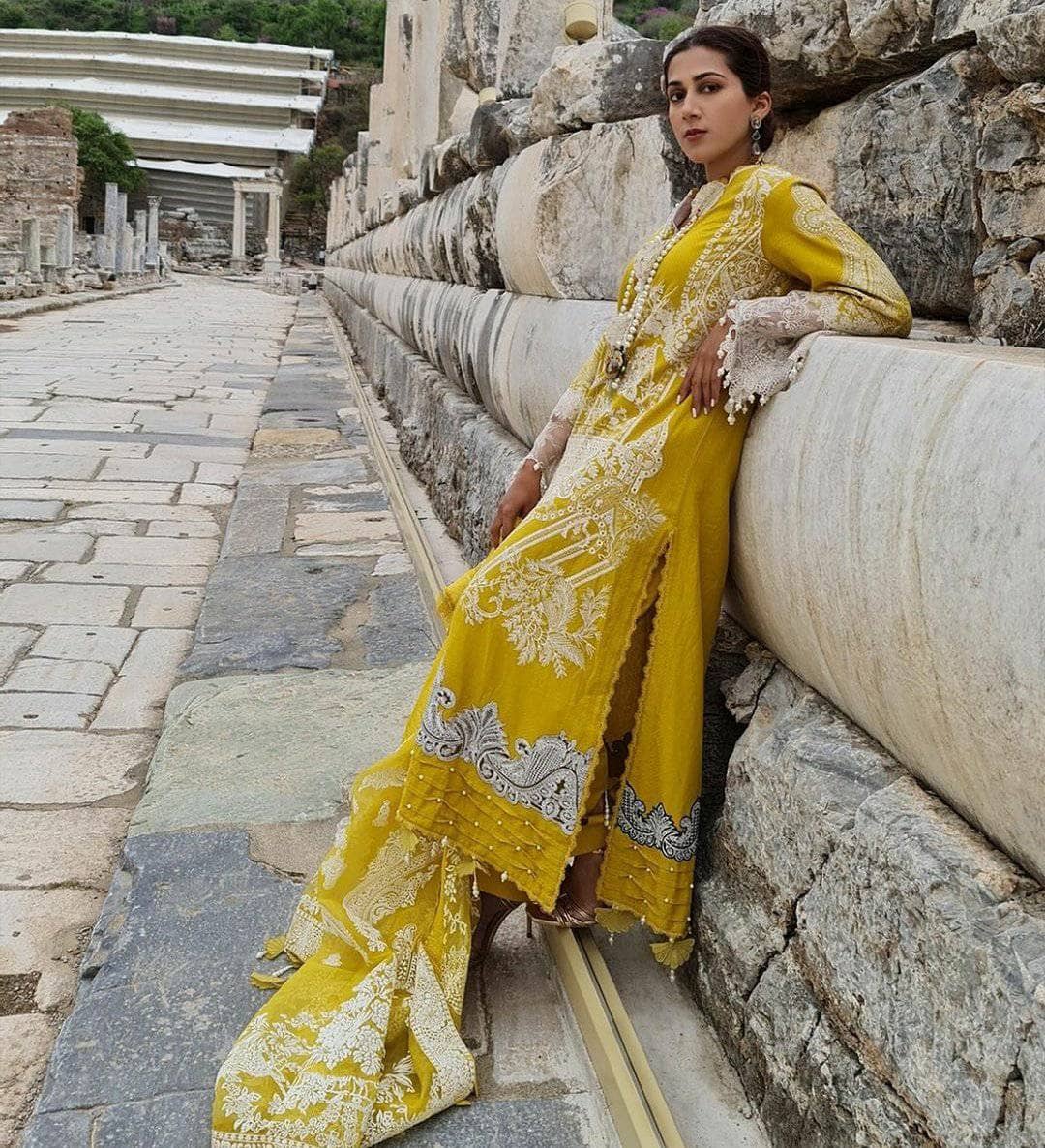 img_sana_safinaz_lawn_2021_awwal_boutique