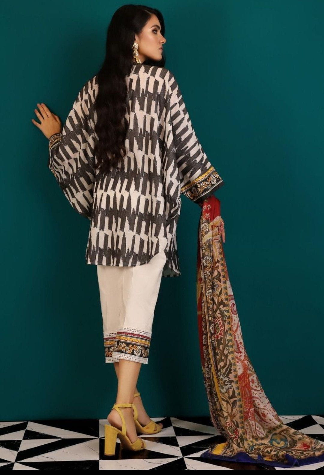 img_sana_safinaz_fall_winter_collection_2019_awwal_boutique