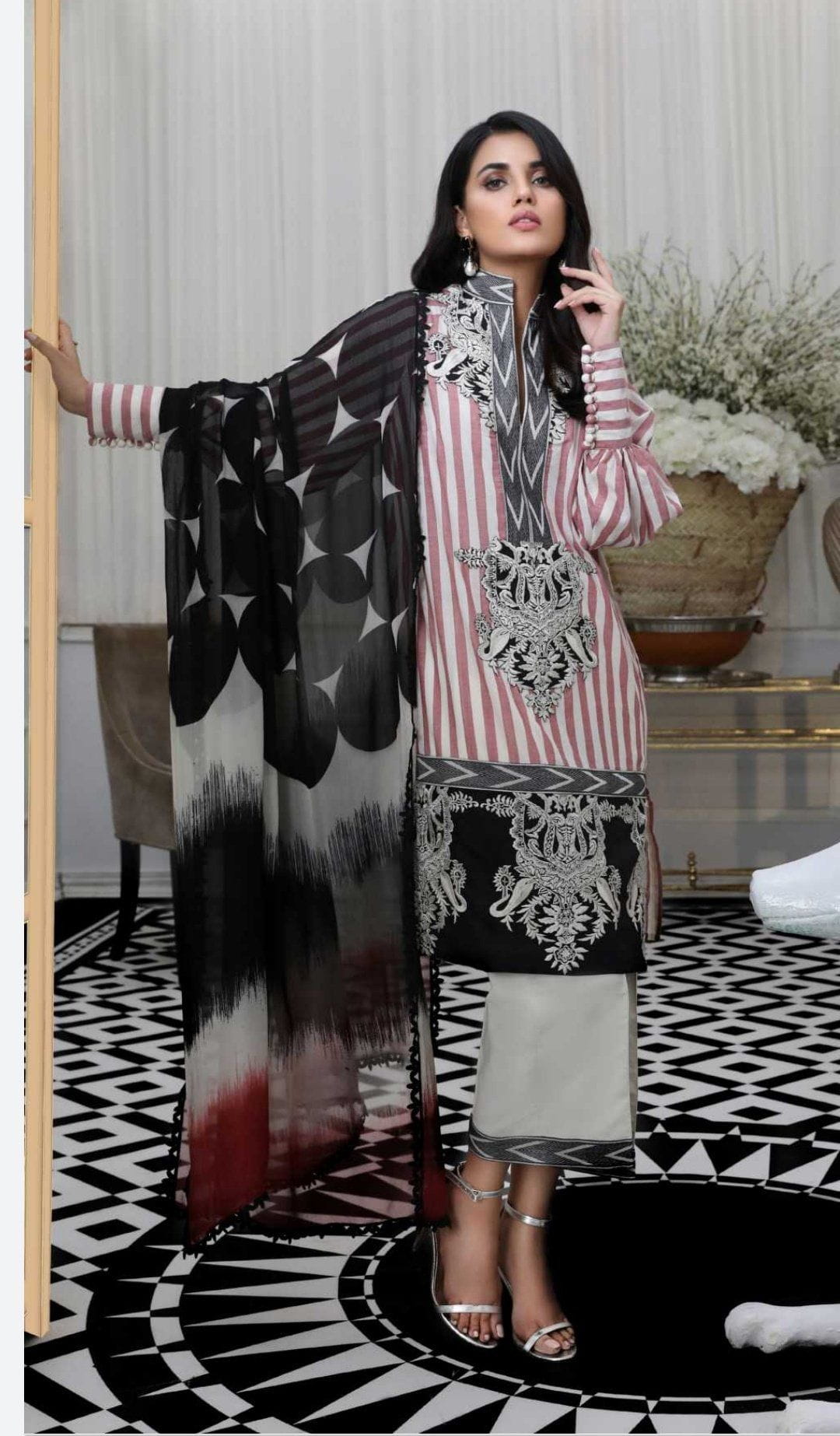 img_sana_safinaz_fall_winter_collection_2019_awwal_boutique