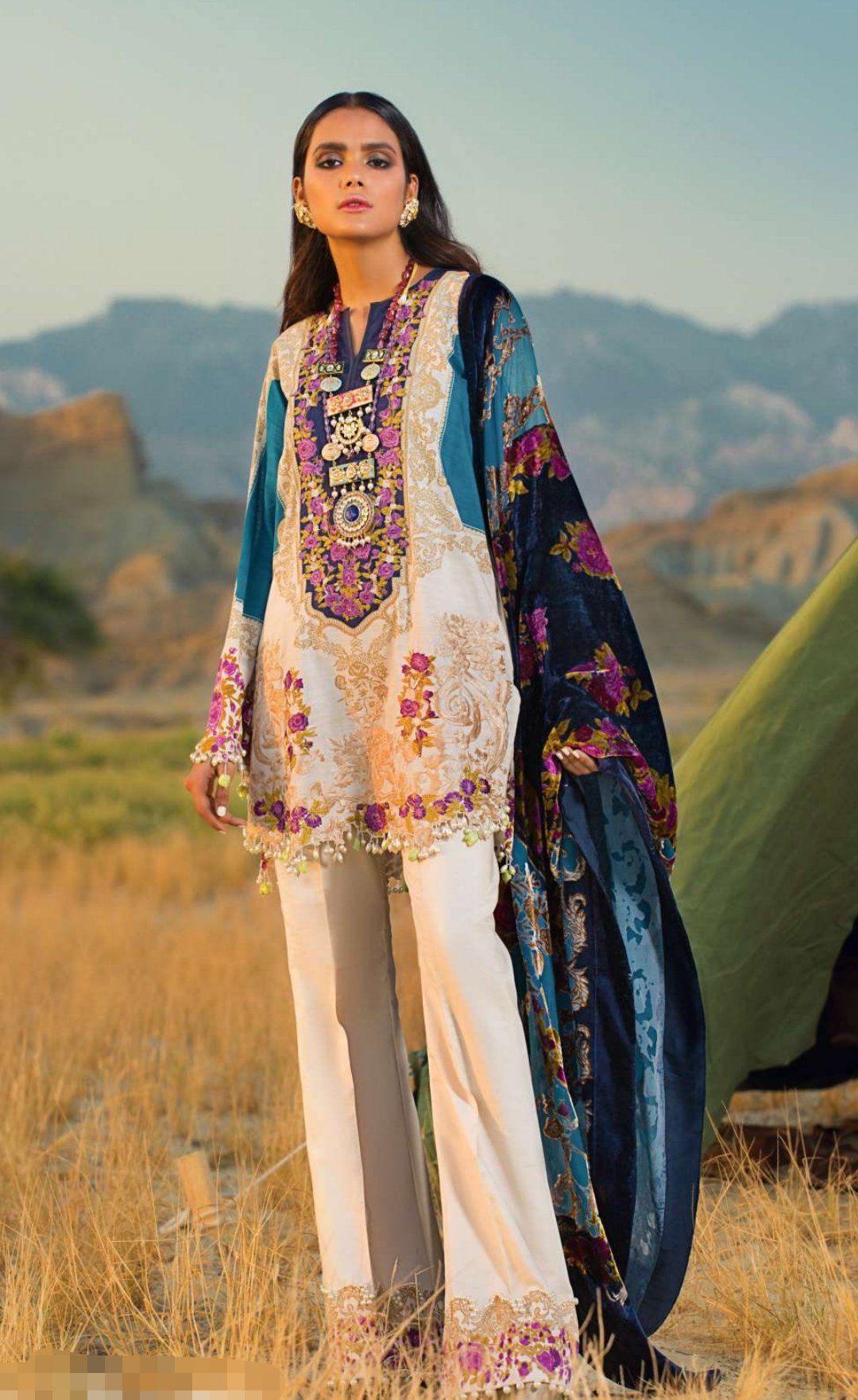 img_sana_safinaz_luxury_shawl_collection_2A_awwal_boutique