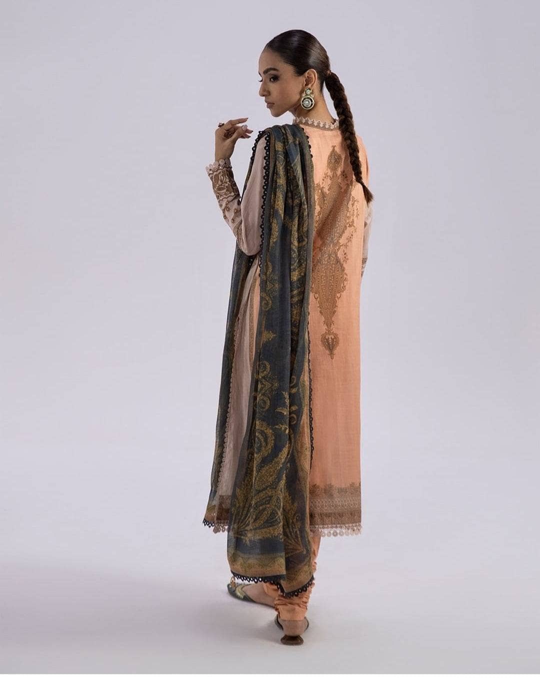 img_sana_safinaz_mahay_lawn_22_awwal_boutique