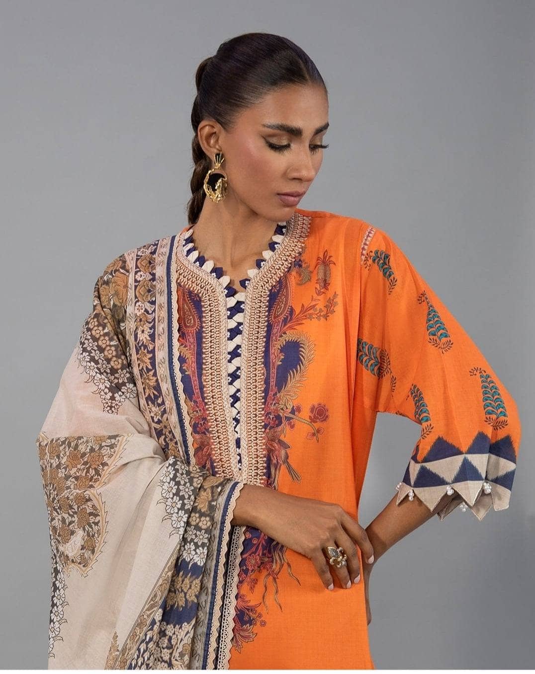 img_sana_safinaz_mahay_lawn_22_awwal_boutique