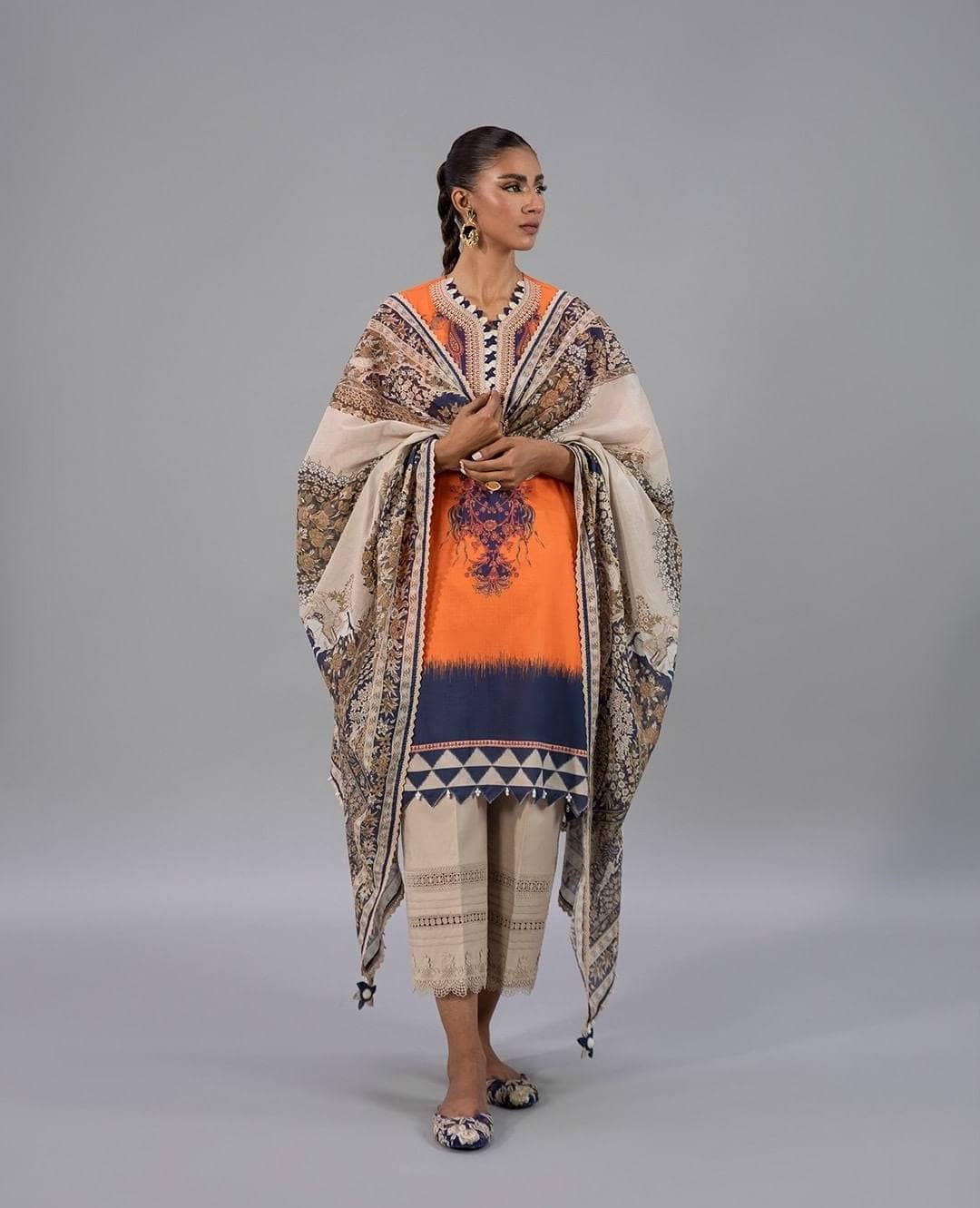 img_sana_safinaz_mahay_lawn_22_awwal_boutique