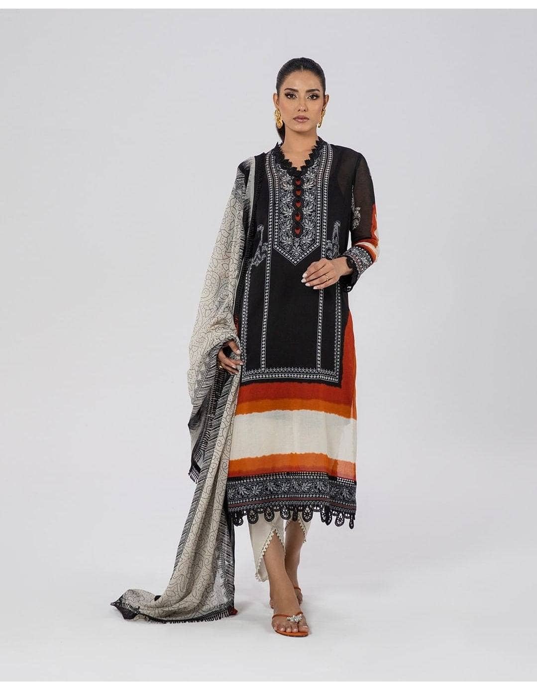 img_sana_safinaz_mahay_lawn_22_awwal_boutique