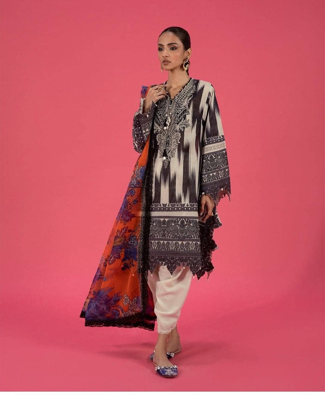 img_sana_safinaz_mahay_lawn_22_awwal_boutique