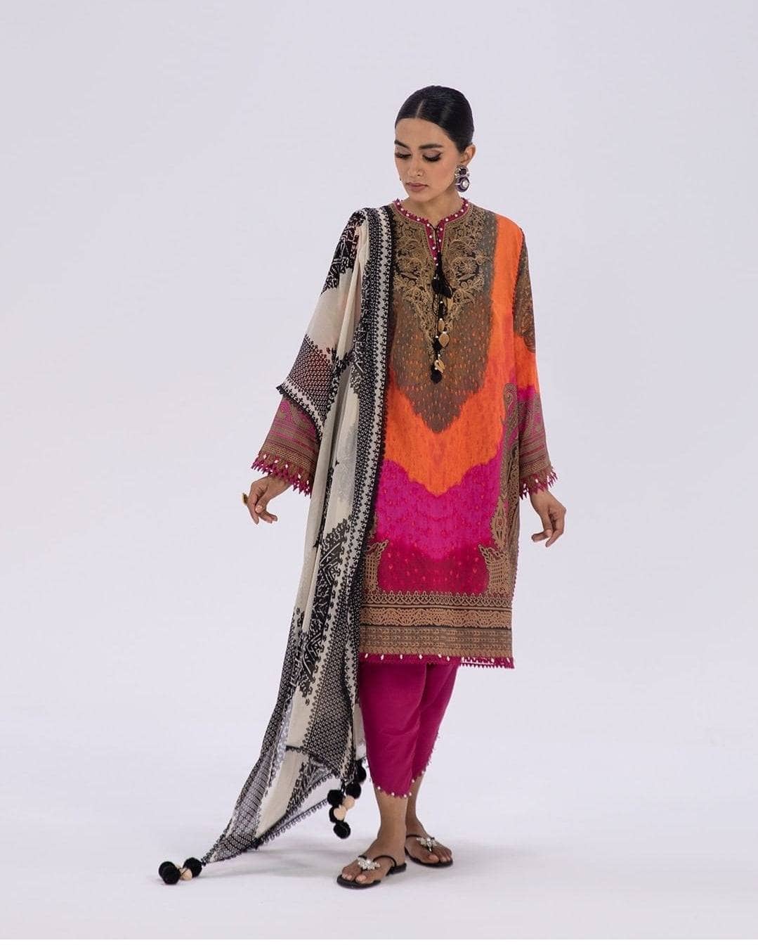 img_sana_safinaz_mahay_lawn_22_awwal_boutique