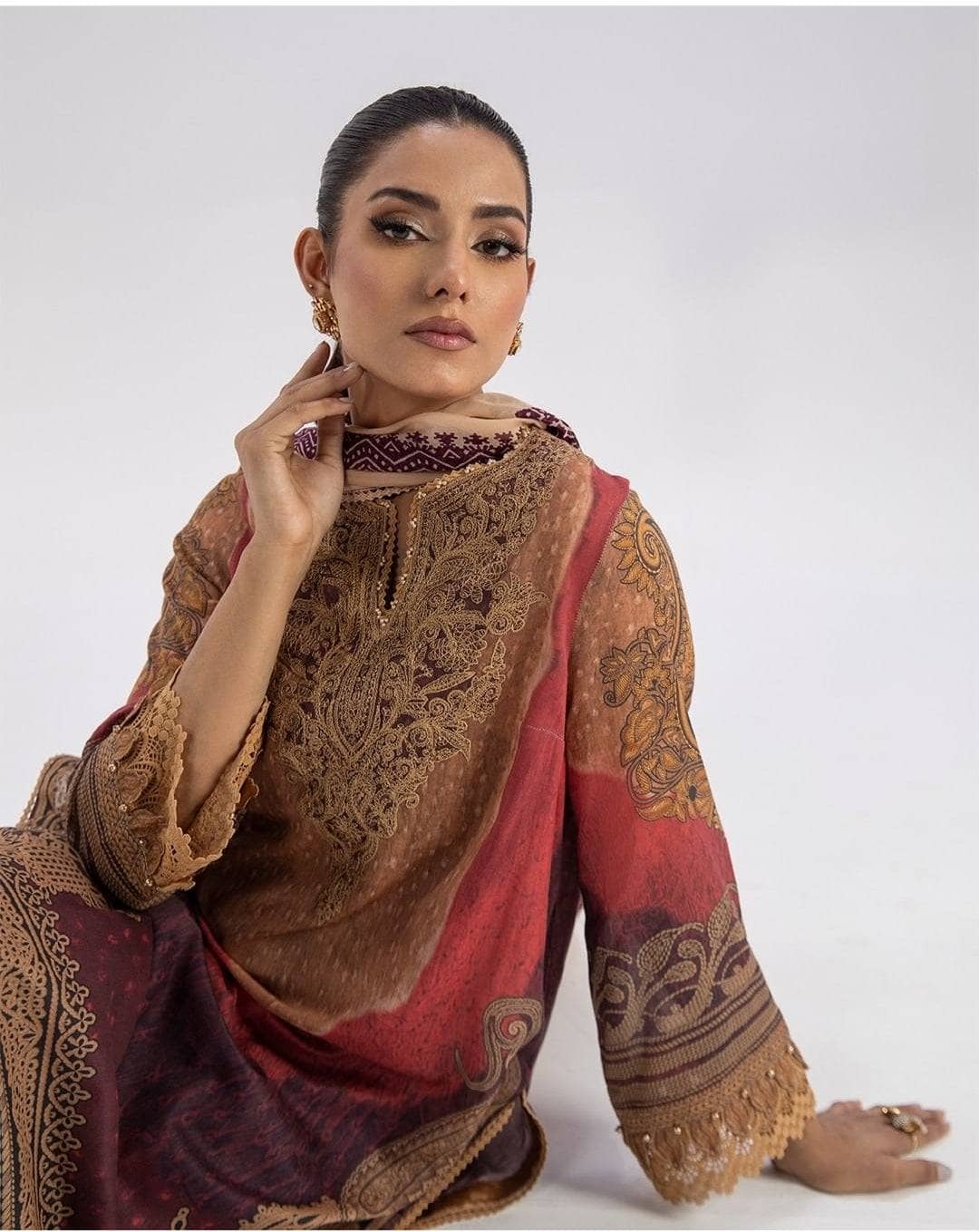 img_sana_safinaz_mahay_lawn_22_awwal_boutique