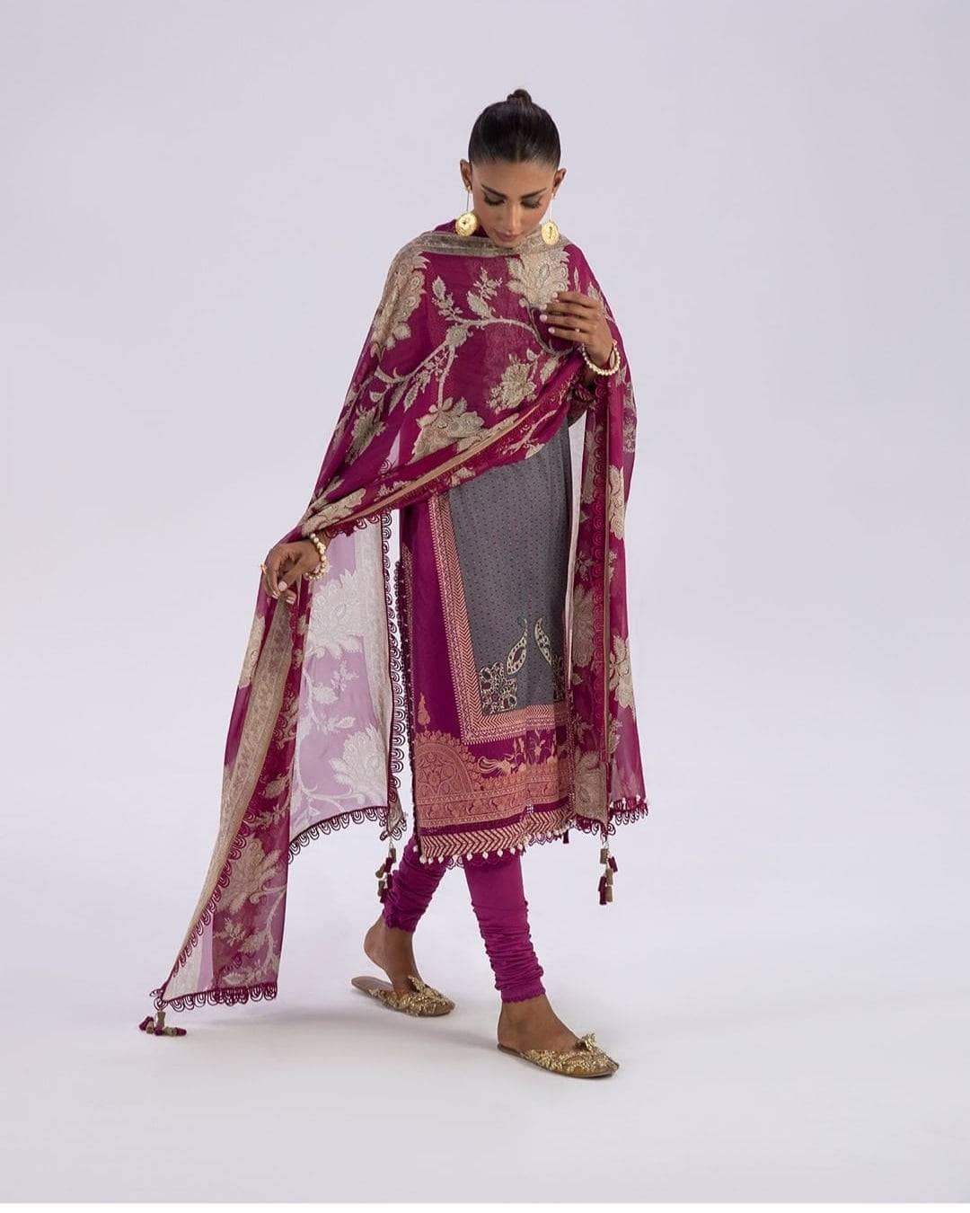 img_sana_safinaz_mahay_lawn_22_awwal_boutique