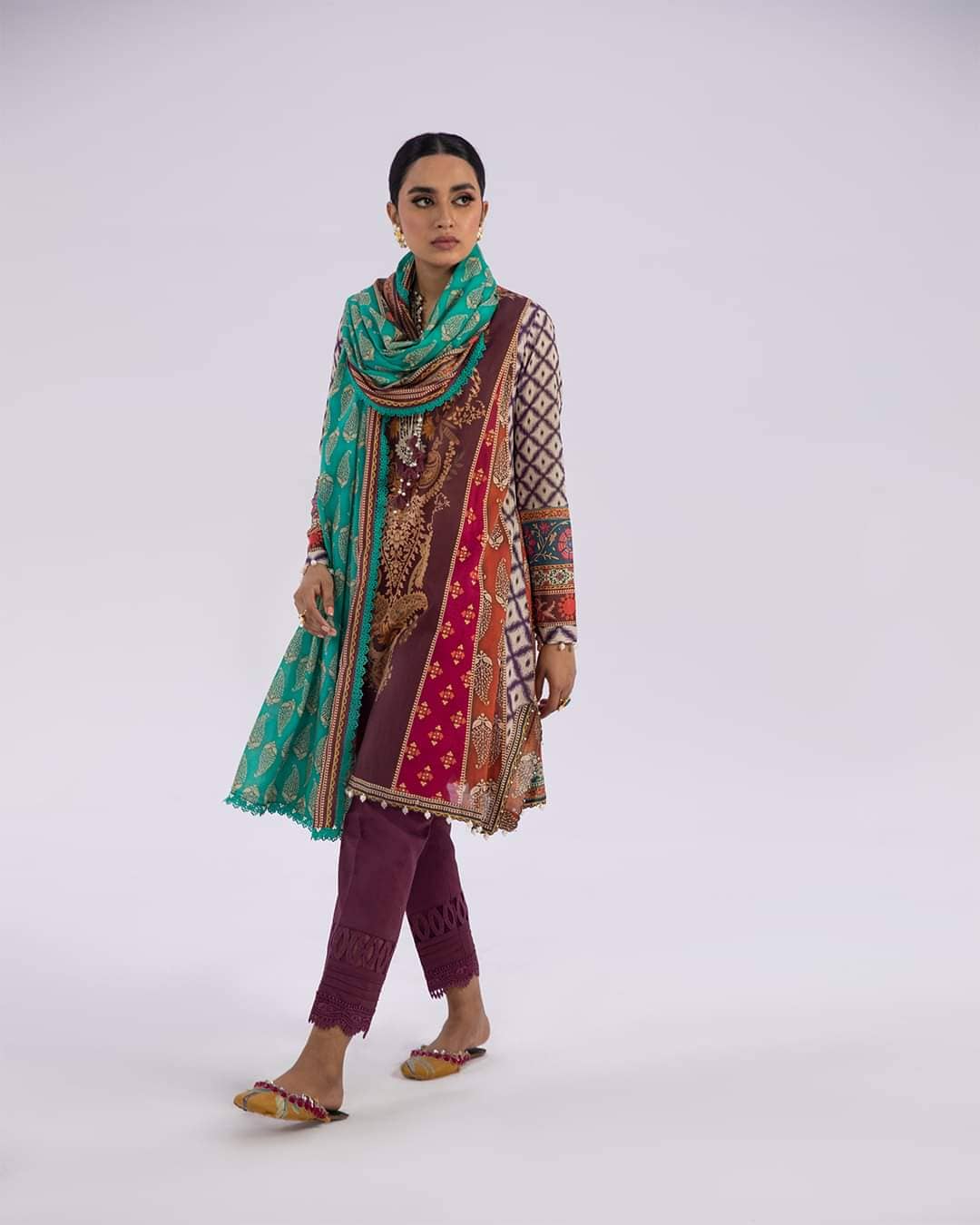 img_sana_safinaz_mahay_lawn_22_awwal_boutique