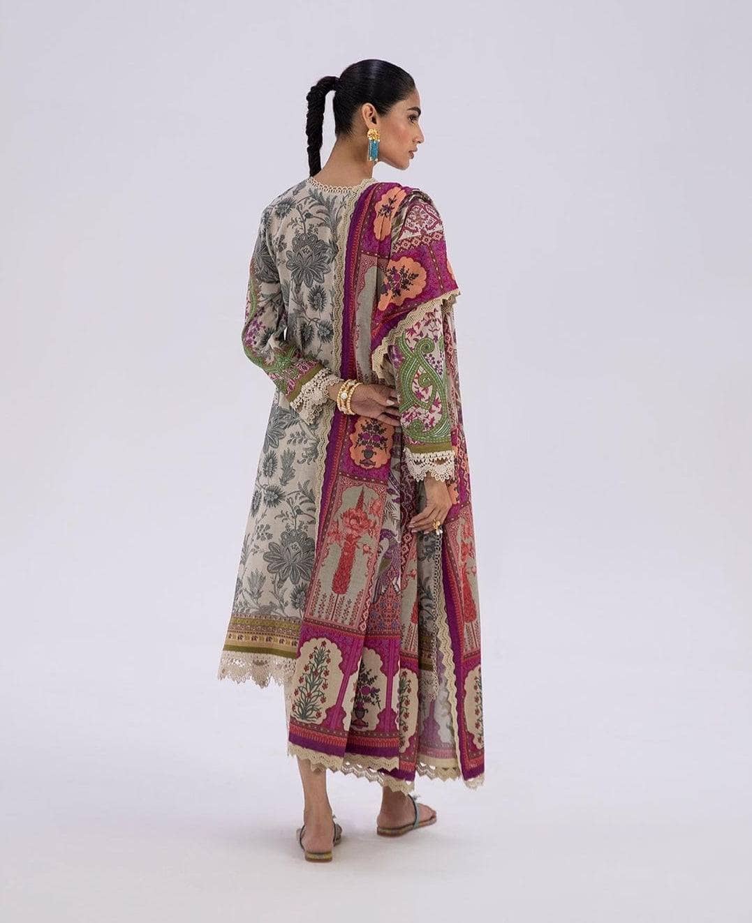 img_sana_safinaz_mahay_lawn_22_awwal_boutique
