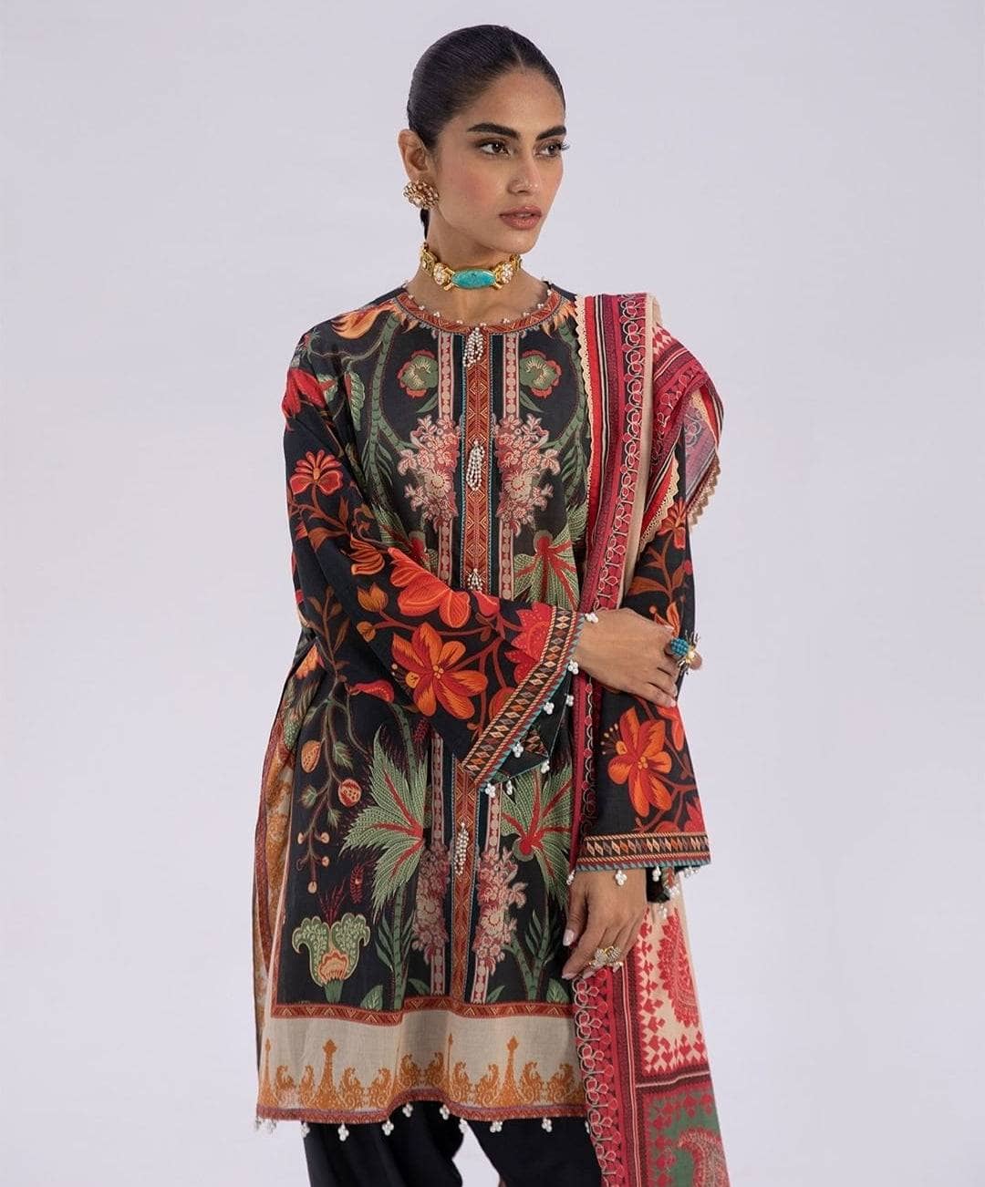 img_sana_safinaz_mahay_lawn_22_awwal_boutique