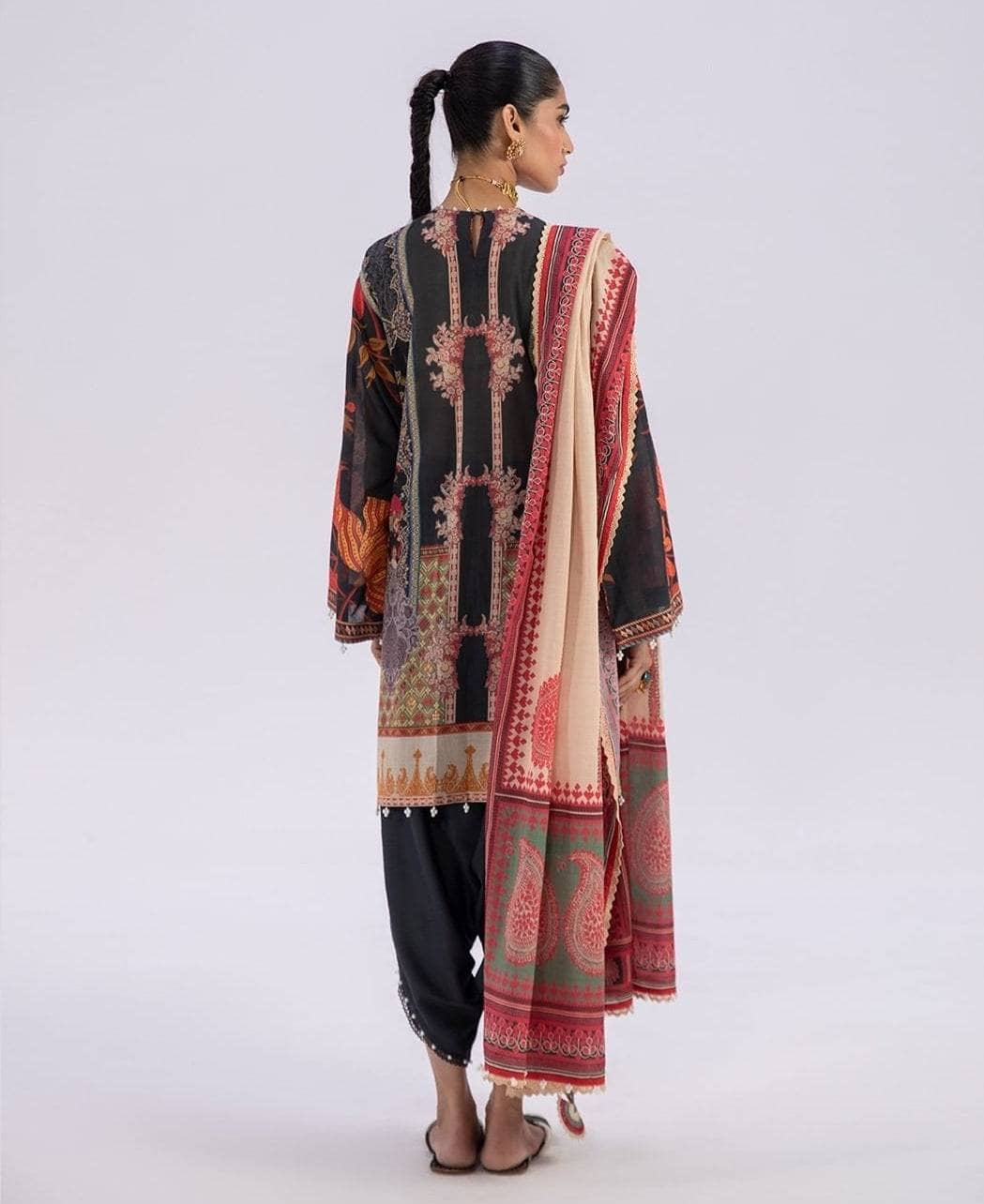 img_sana_safinaz_mahay_lawn_22_awwal_boutique