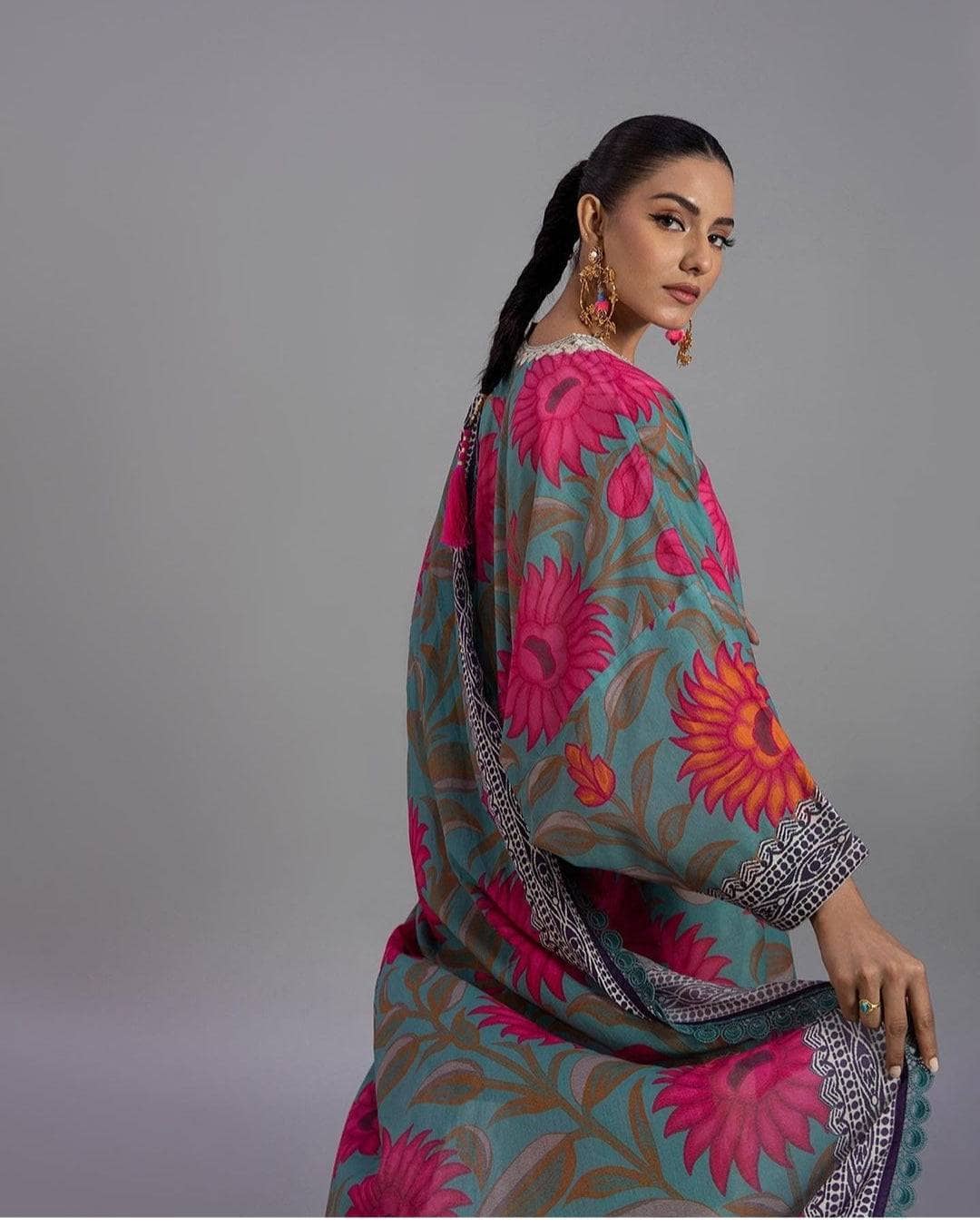 img_sana_safinaz_mahay_lawn_22_awwal_boutique