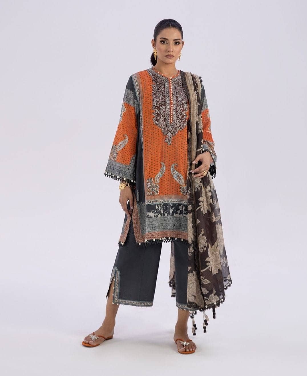 img_sana_safinaz_mahay_lawn_22_awwal_boutique