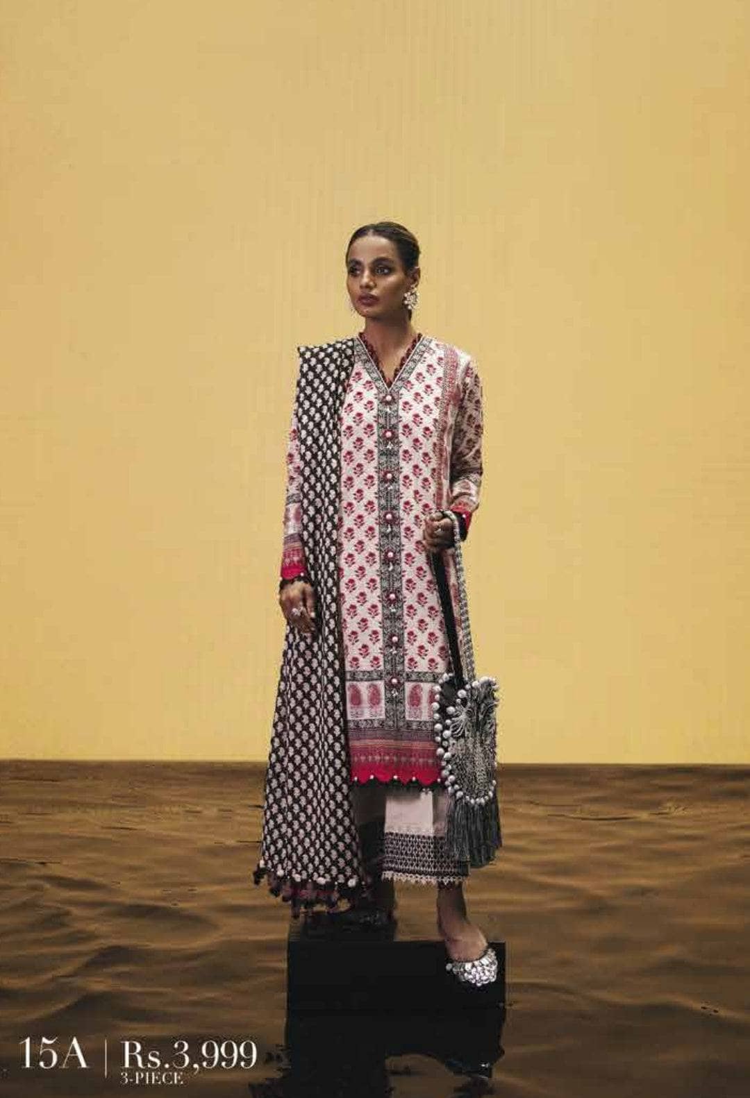 img_sana_safinaz_mahay_winter_22_awwal_boutique
