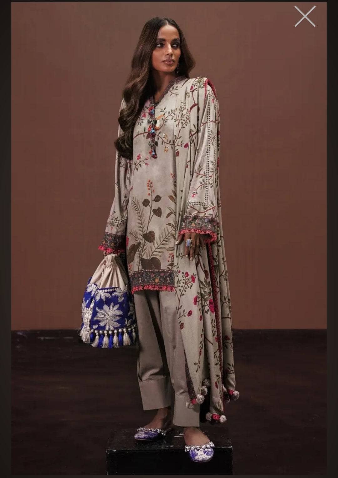 img_sana_safinaz_mahay_winter_22_awwal_boutique