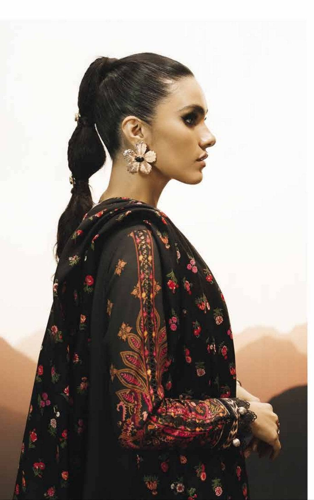 img_sana_safinaz_mahay_winter_22_awwal_boutique