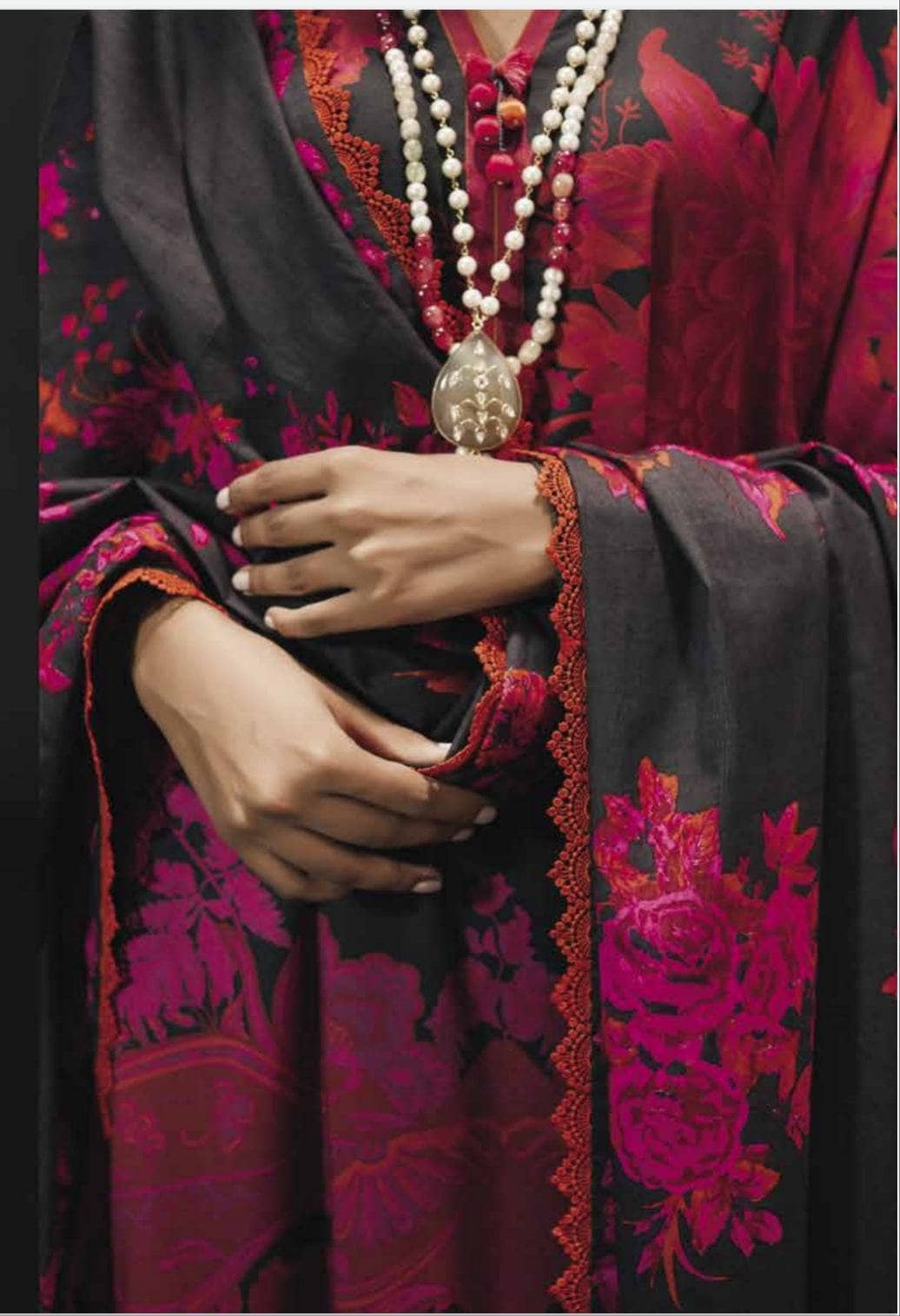 img_sana_safinaz_mahay_winter_22_awwal_boutique