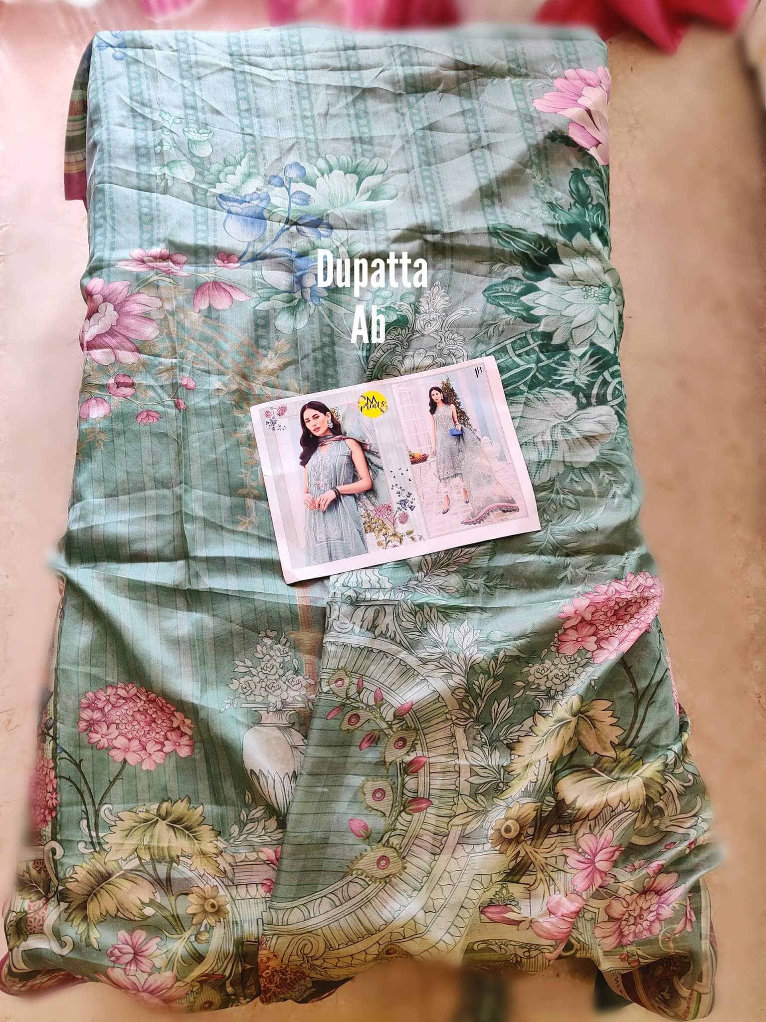 img_maria_b_m_prints_22_open_pic_awwal_boutique