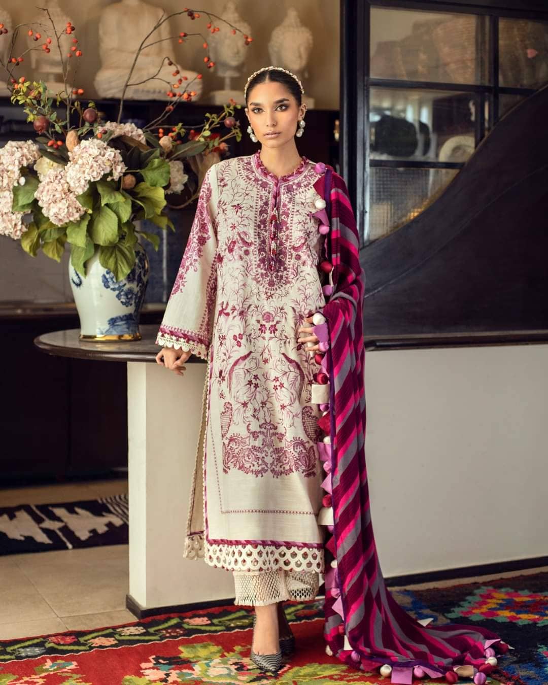 img_sana_safinaz_muzlin_winter_pakistani_suits_awwal_boutique