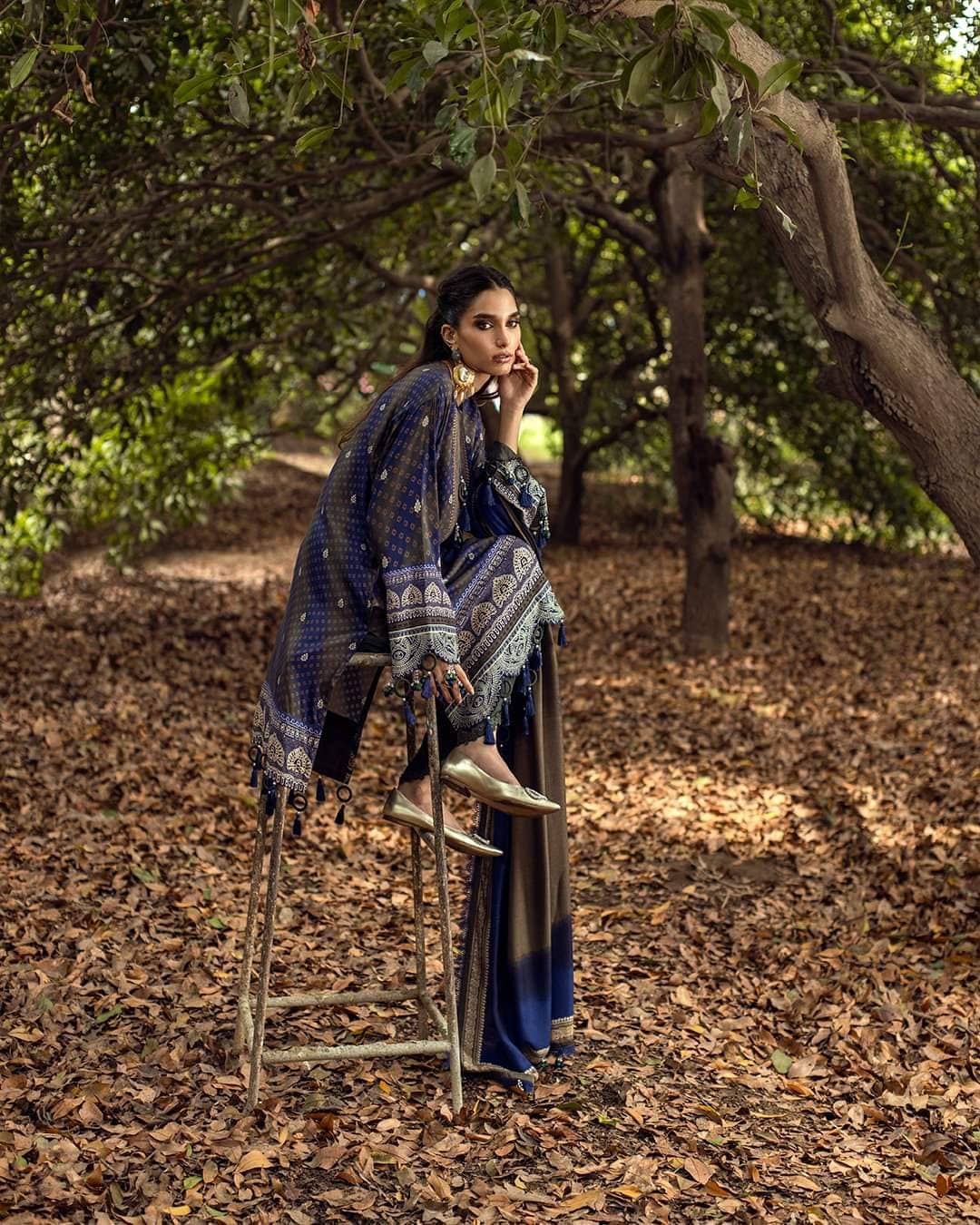 img_sana_safinaz_muzlin_winter_pakistani_suits_awwal_boutique