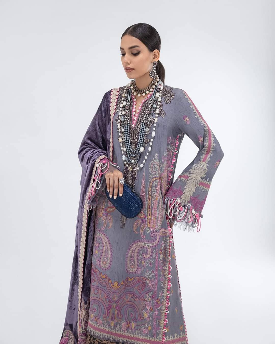 img_sana_safinaz_luxury_winter_21_awwal_boutique