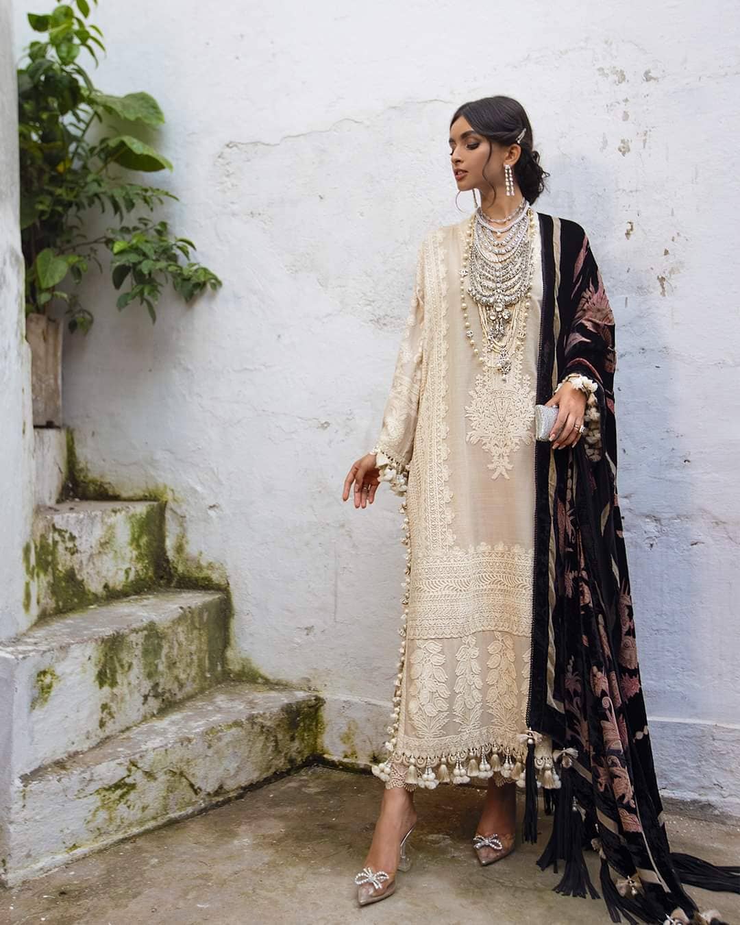 img_sana_safinaz_luxury_winter_21_awwal_boutique