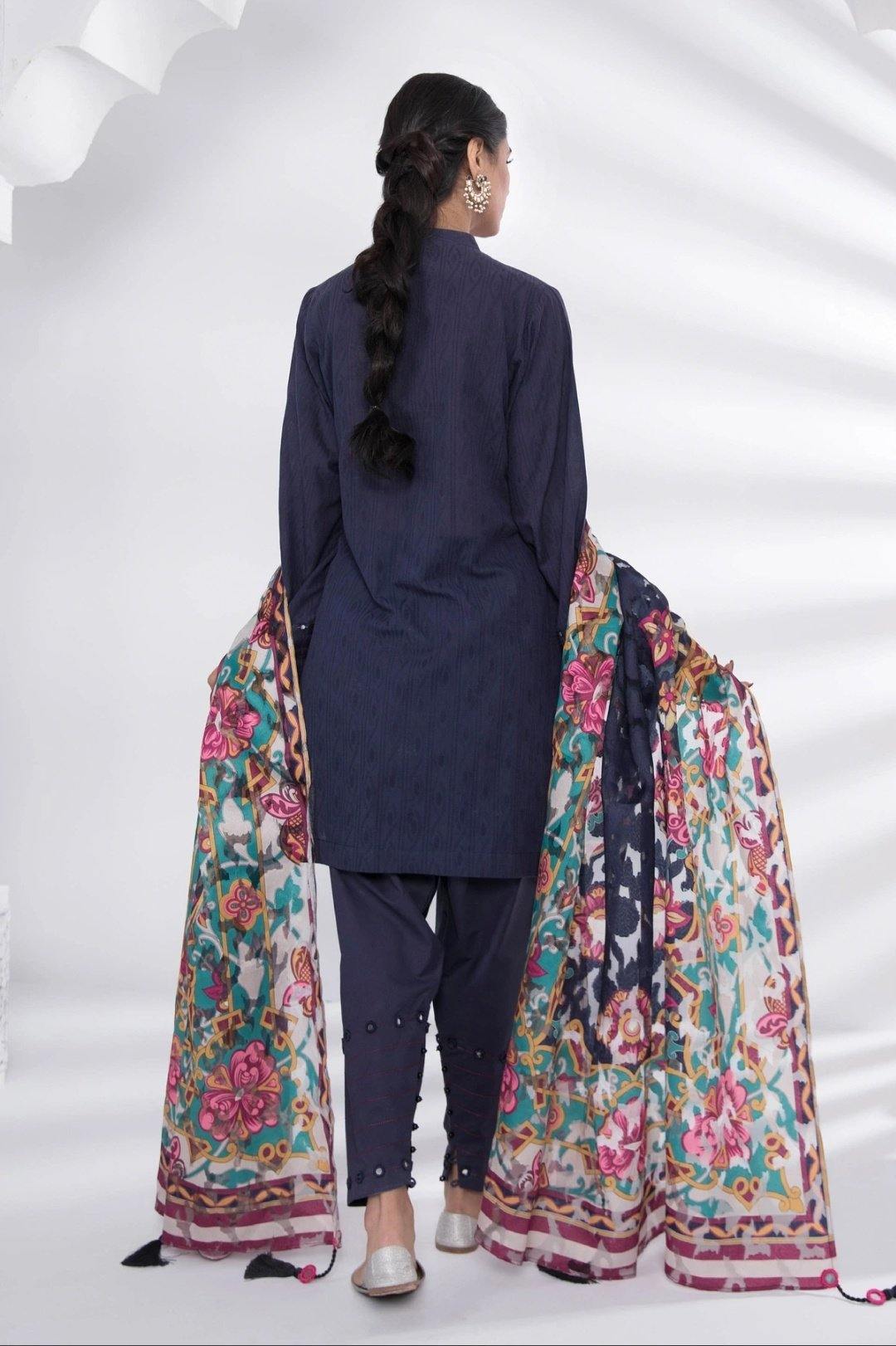 img_sapphire_lawn_collection_2020_awwal_boutique