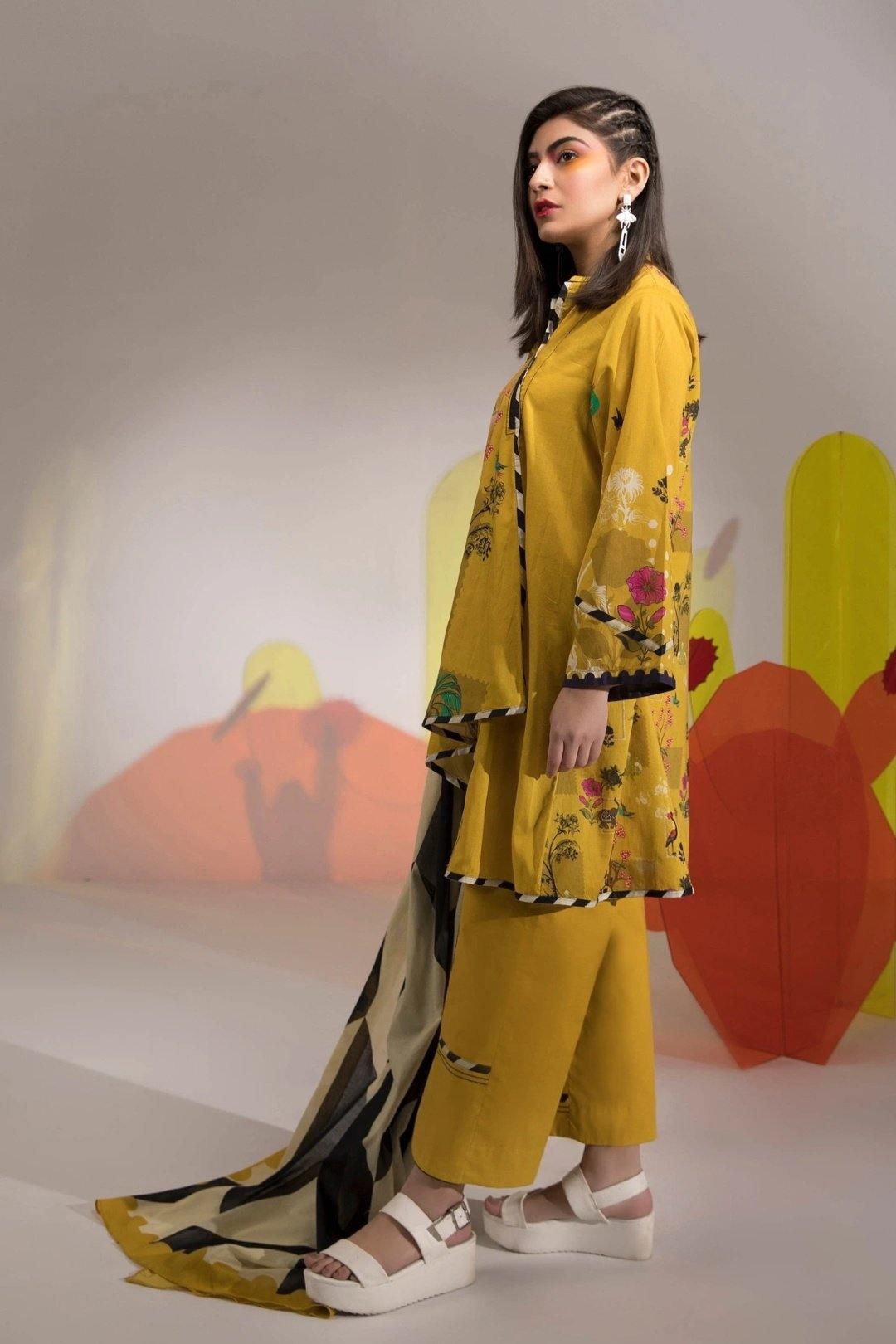 img_sapphire_lawn_collection_2020_awwal_boutique