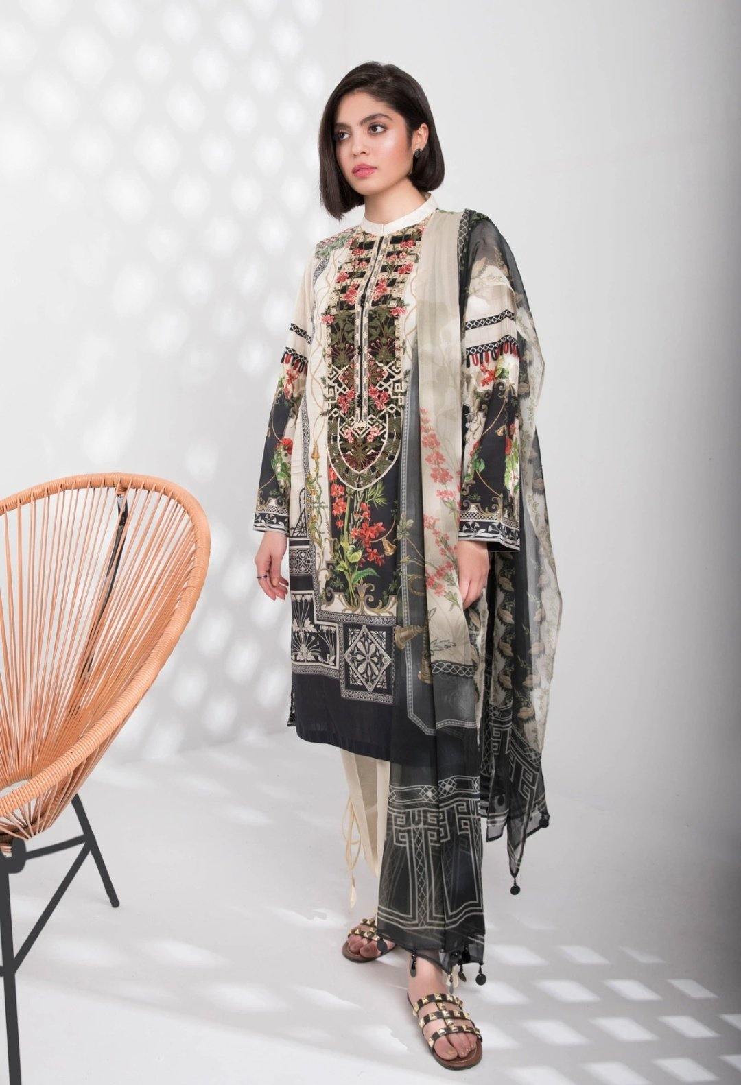 img_sapphire_lawn_collection_2020_awwal_boutique